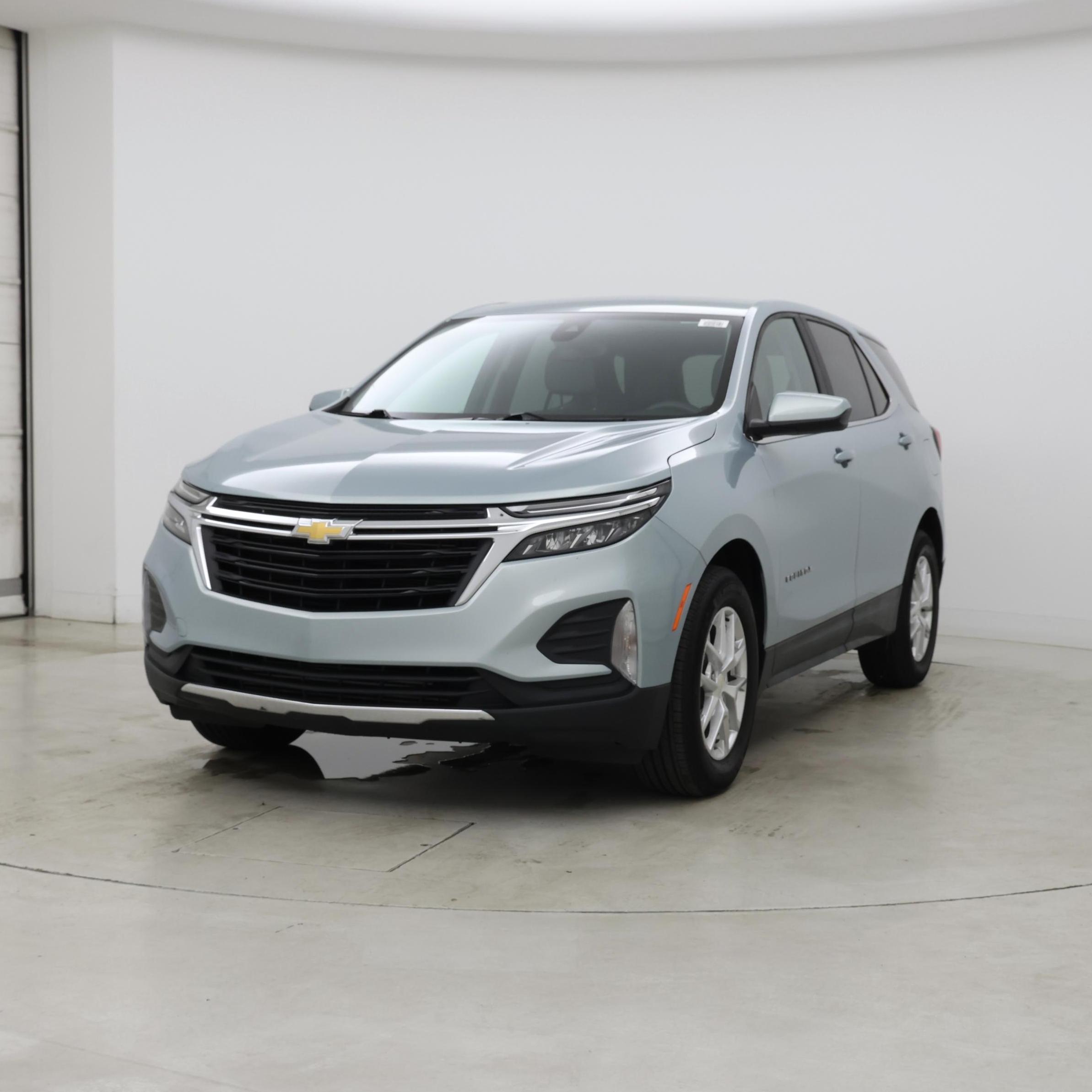 Thumbnail: 2022 Chevrolet Equinox - 4