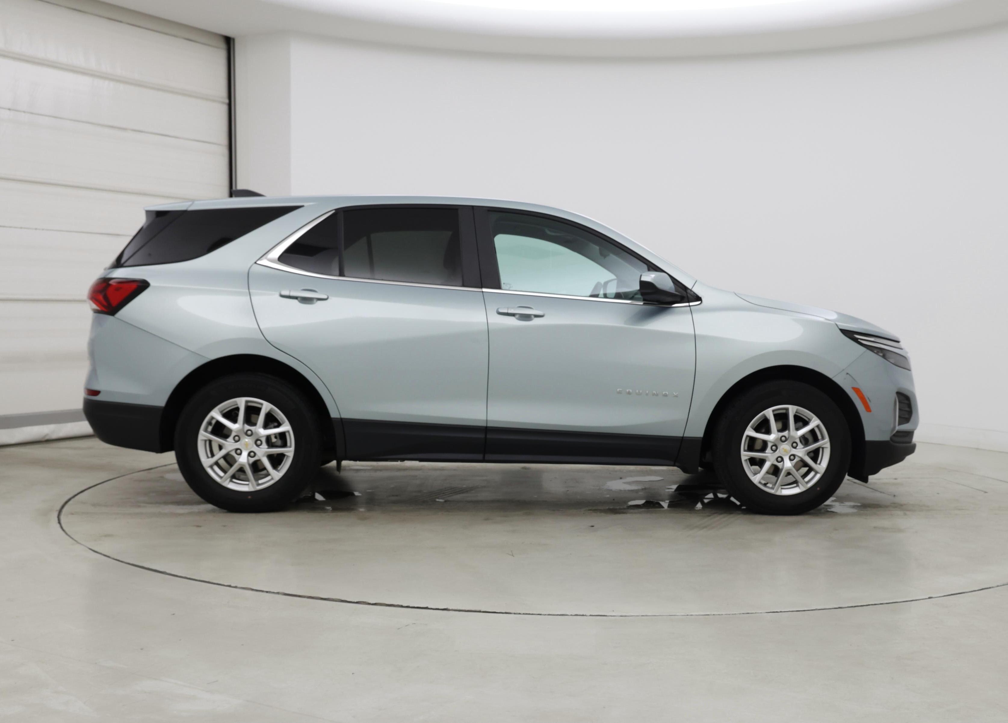 Thumbnail: 2022 Chevrolet Equinox - 7