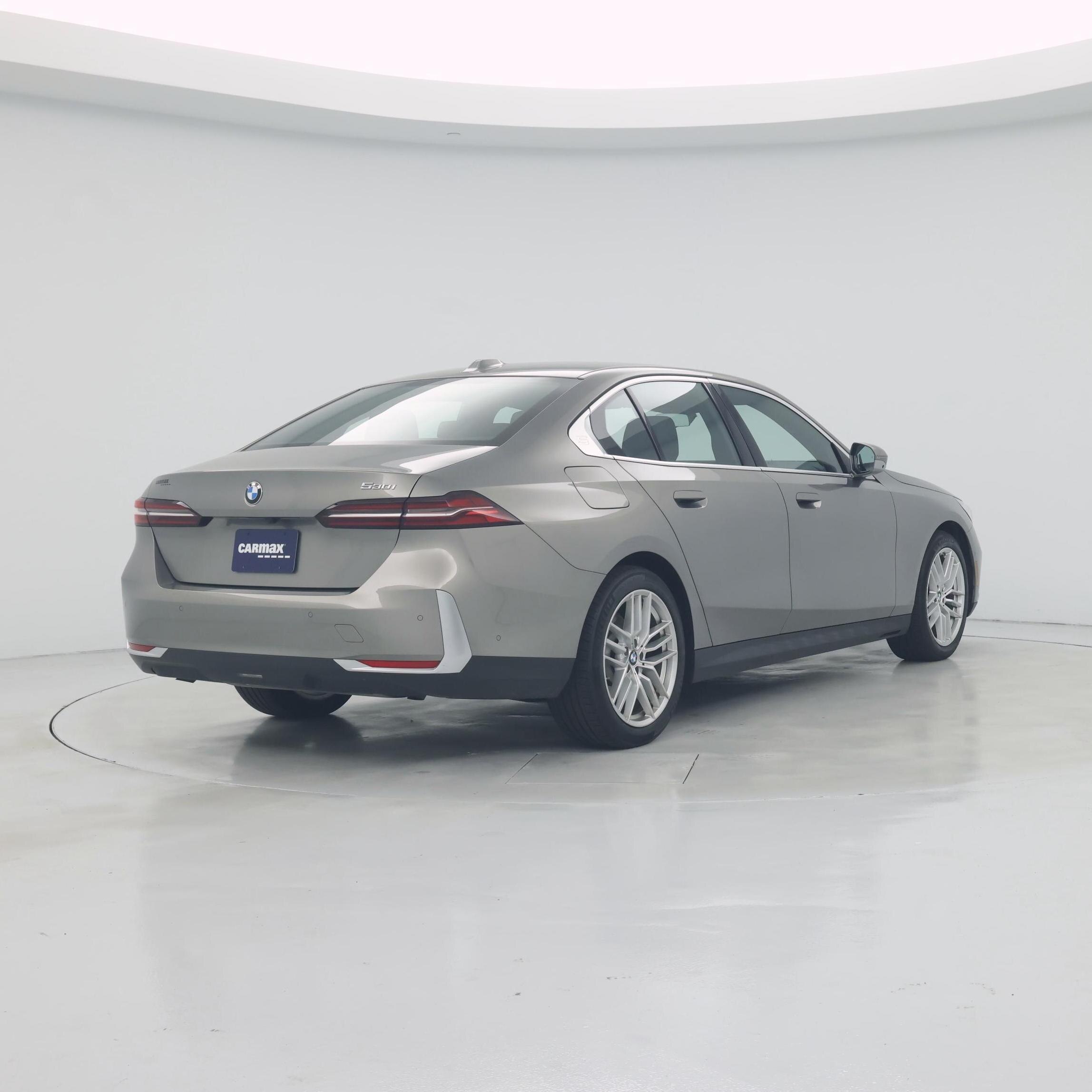 Thumbnail: 2024 BMW 5 Series - 8