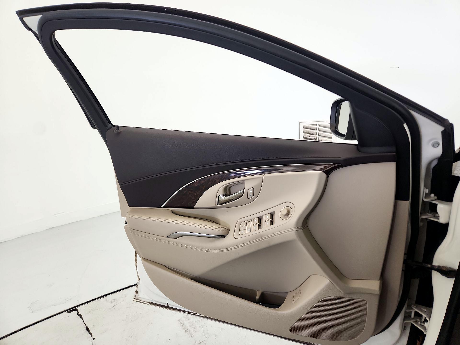 Thumbnail: 2014 Buick LaCrosse - 12