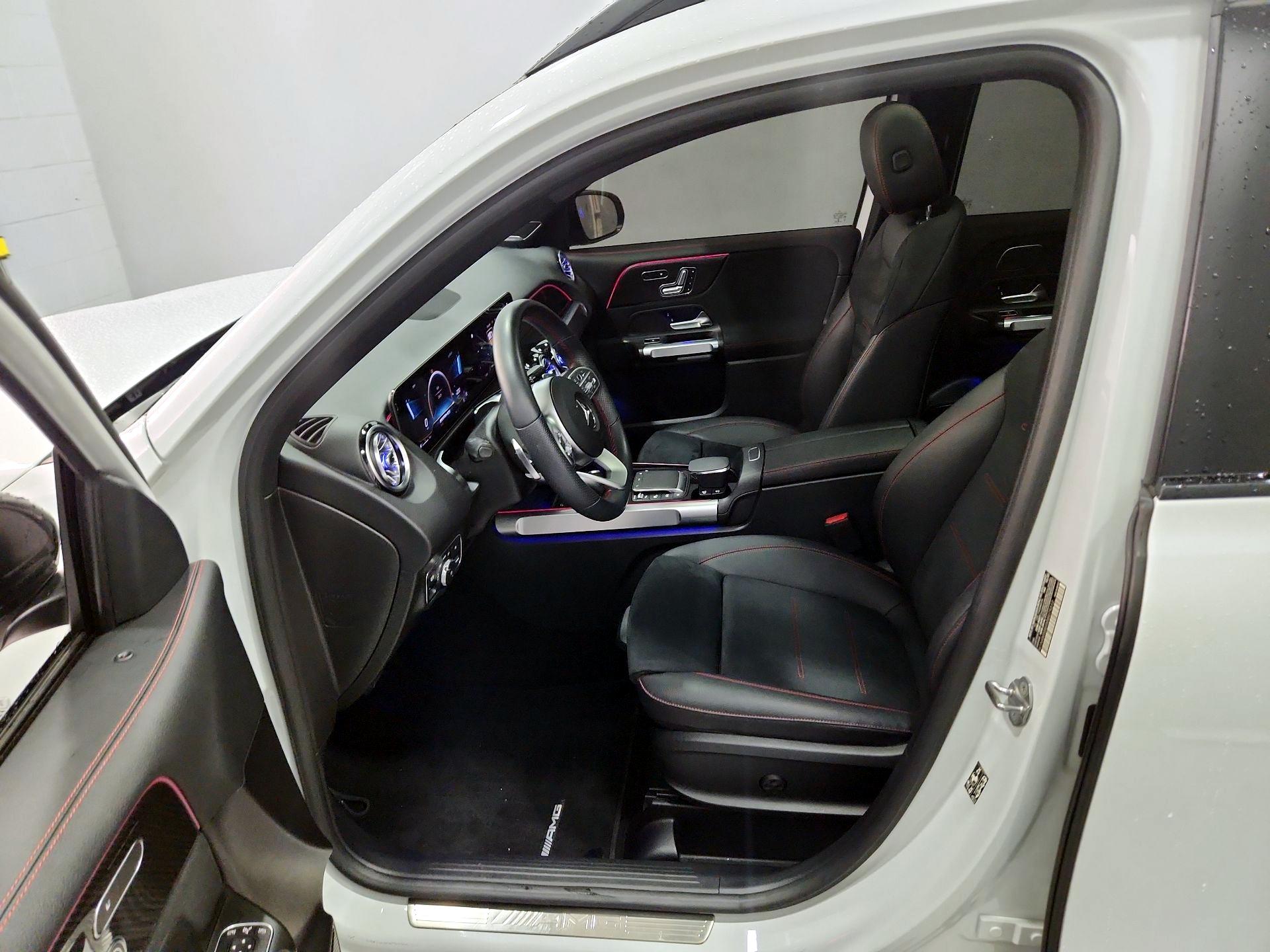 Thumbnail: 2021 Mercedes-Benz GLB - 11