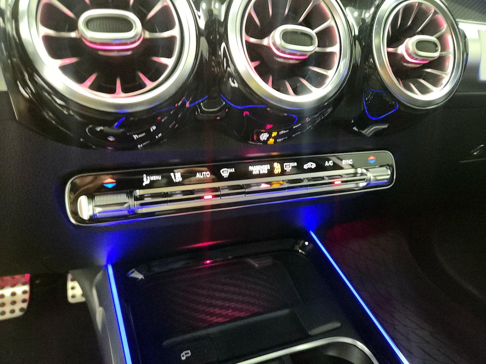 2021 Mercedes-Benz GLB AMG GLB35 - Photo 17