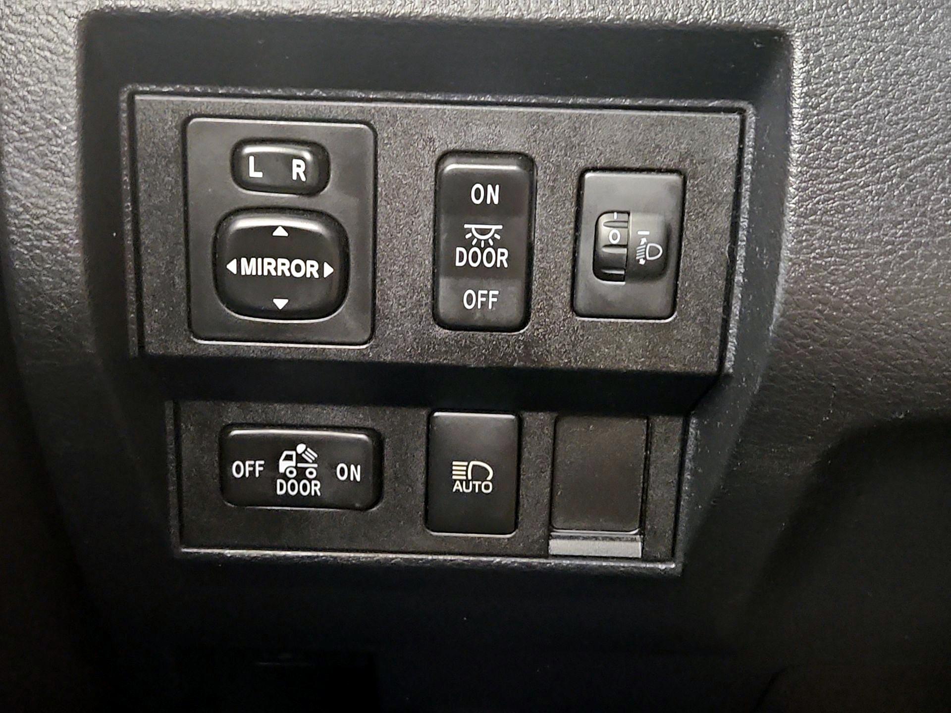 Thumbnail: 2018 Toyota Tundra - 13