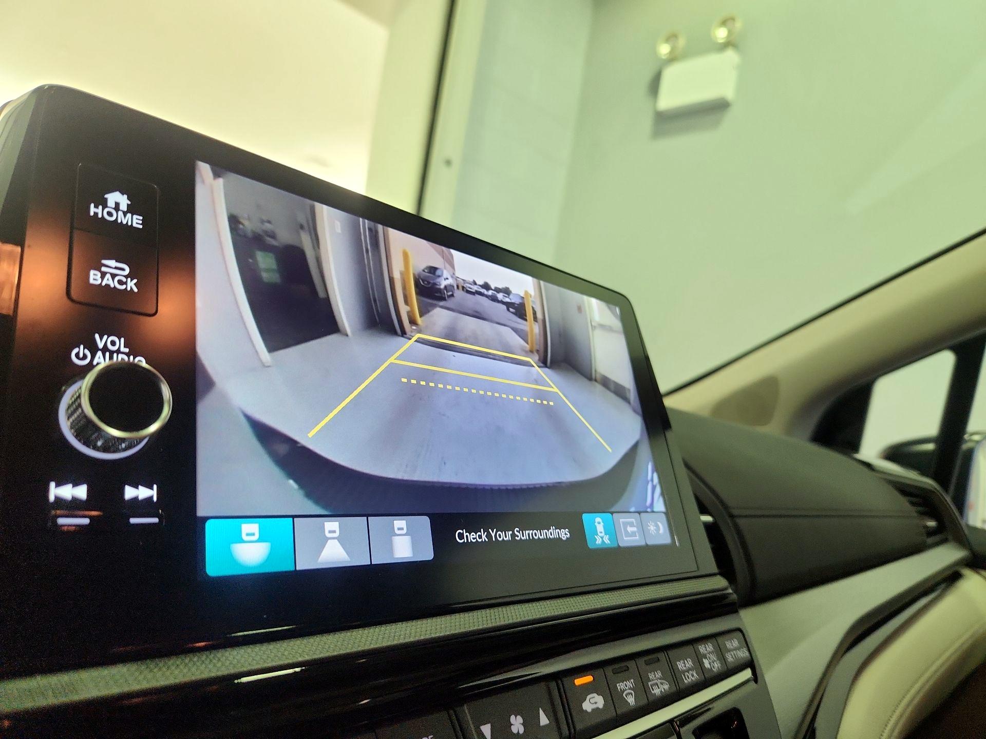 Thumbnail: 2025 Honda Odyssey - 14