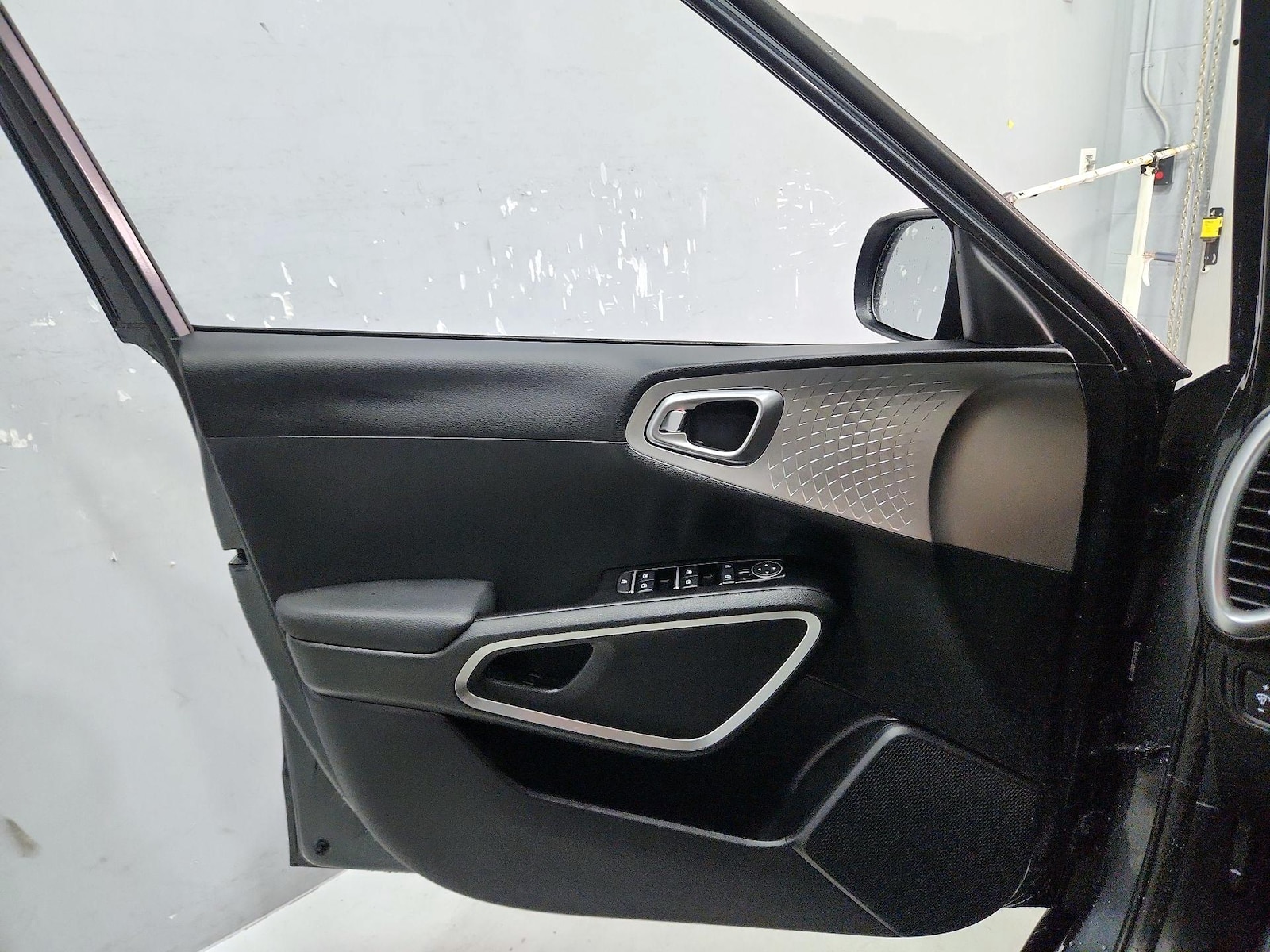 2025 Kia Soul LX - Photo 13