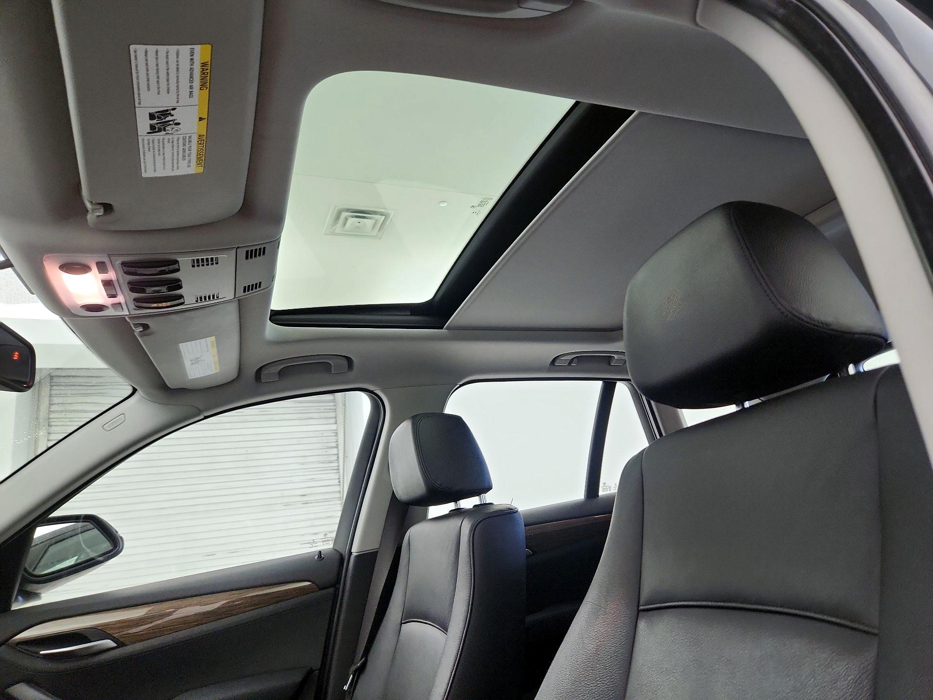 Thumbnail: 2015 BMW X1 - 19
