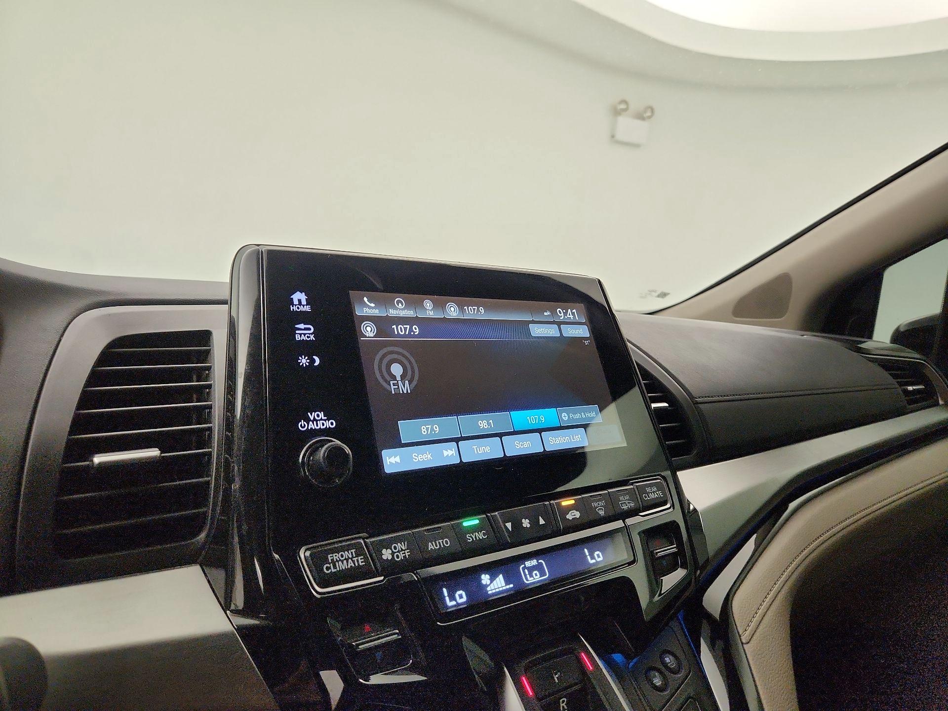 Thumbnail: 2019 Honda Odyssey - 14