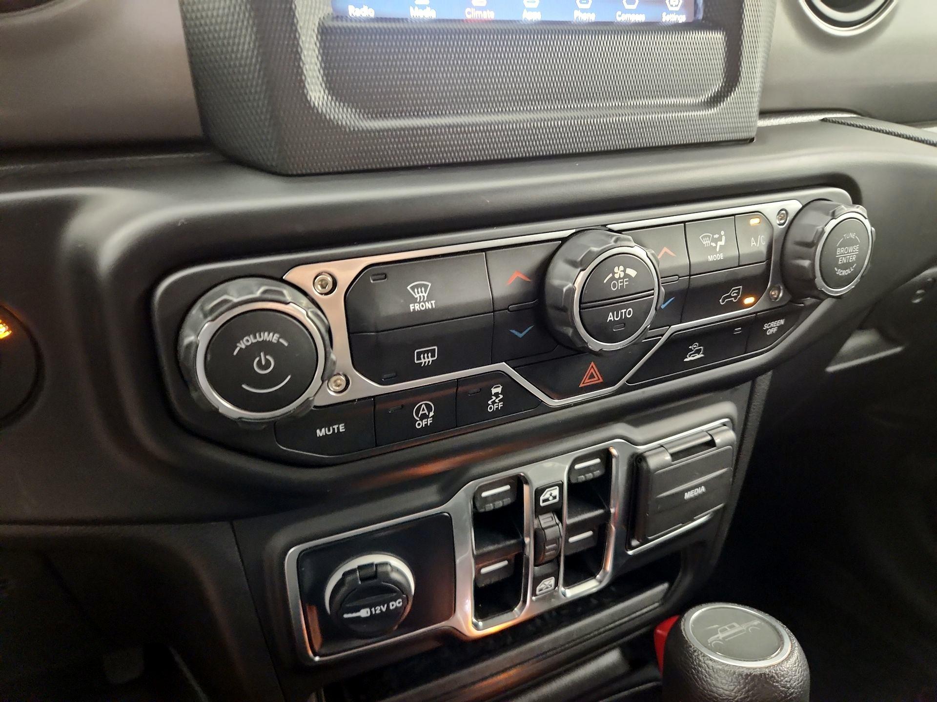 Thumbnail: 2023 Jeep Gladiator - 15