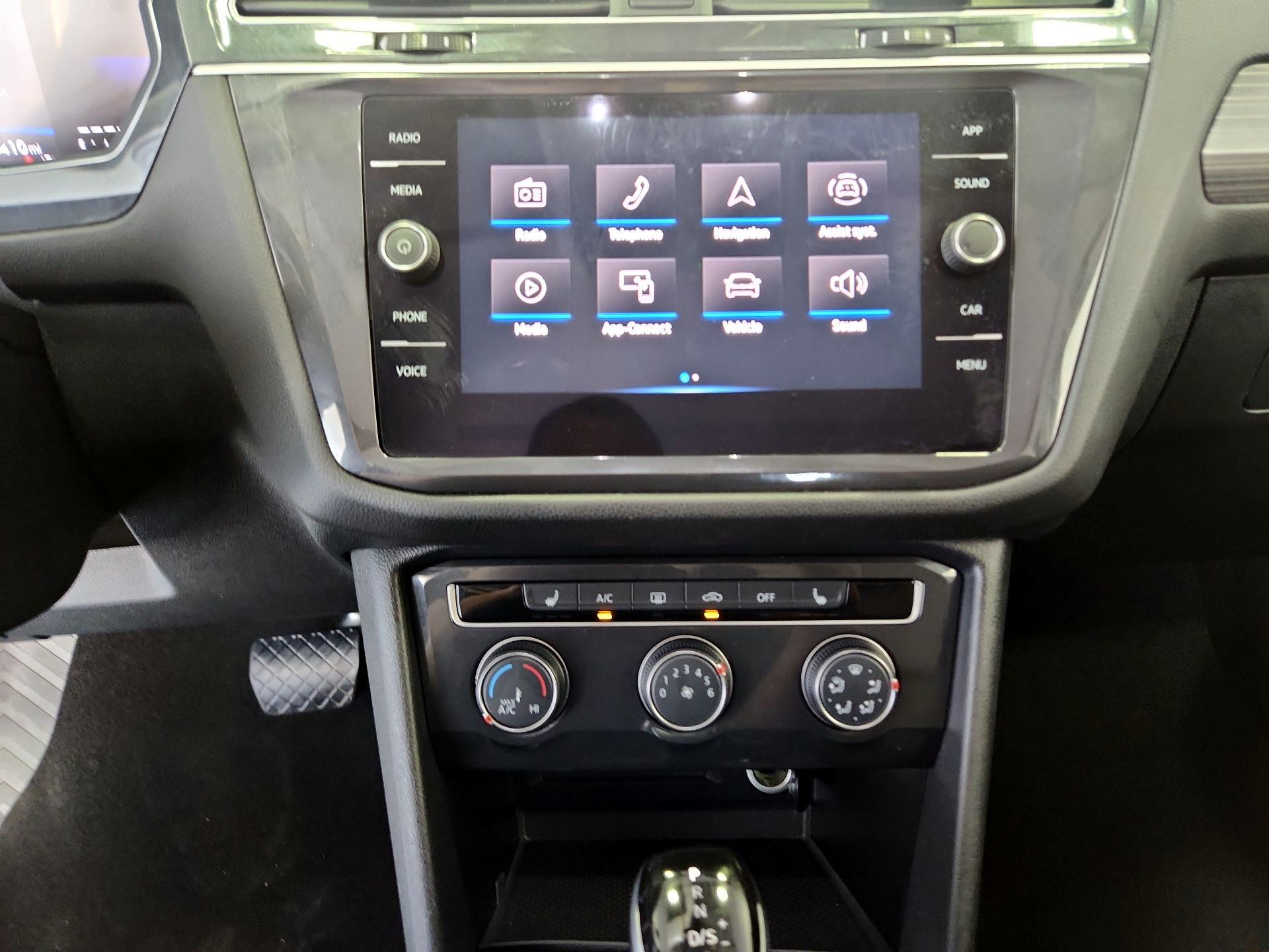 Thumbnail: 2024 Volkswagen Tiguan - 15