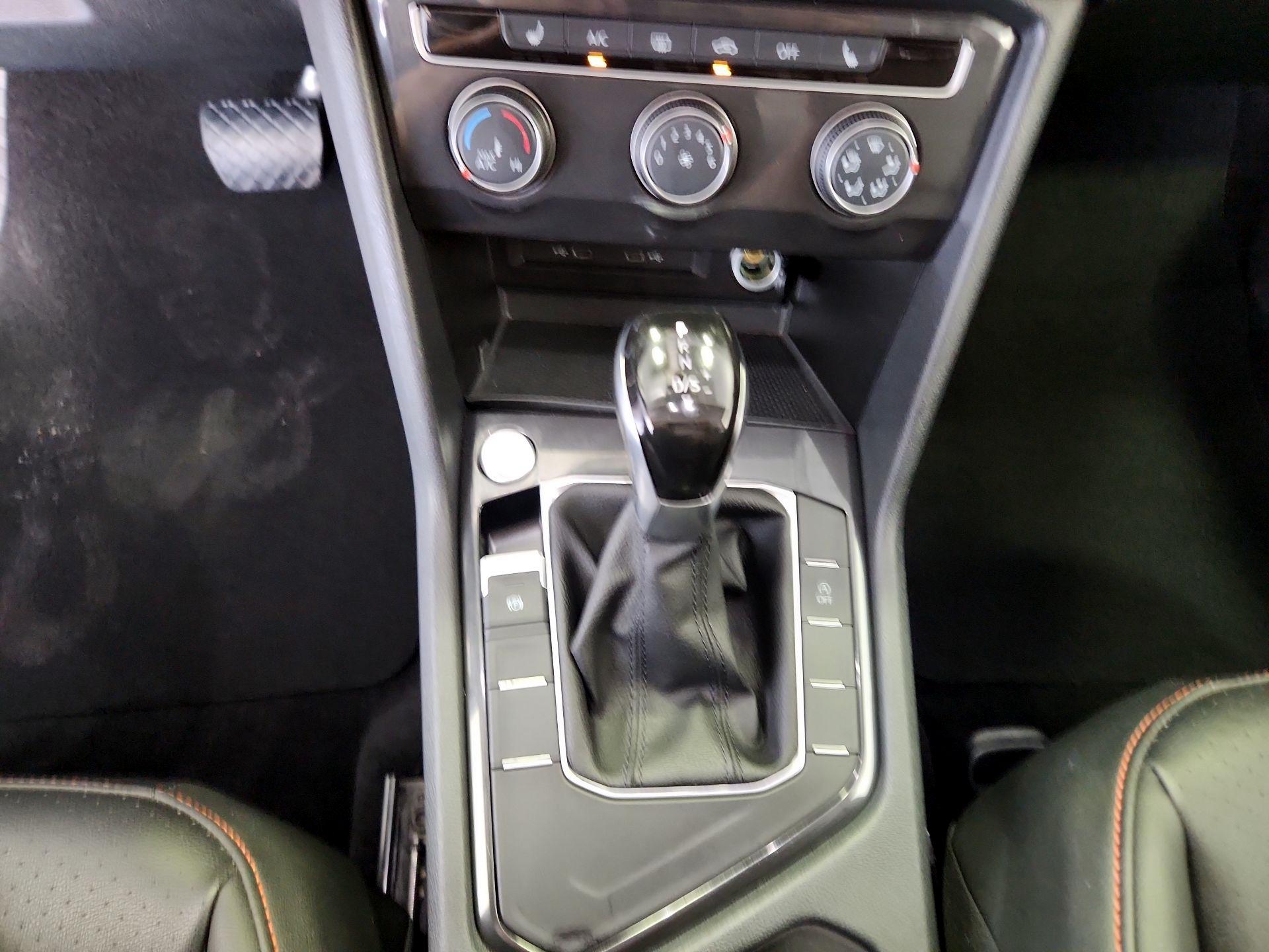 Thumbnail: 2024 Volkswagen Tiguan - 17