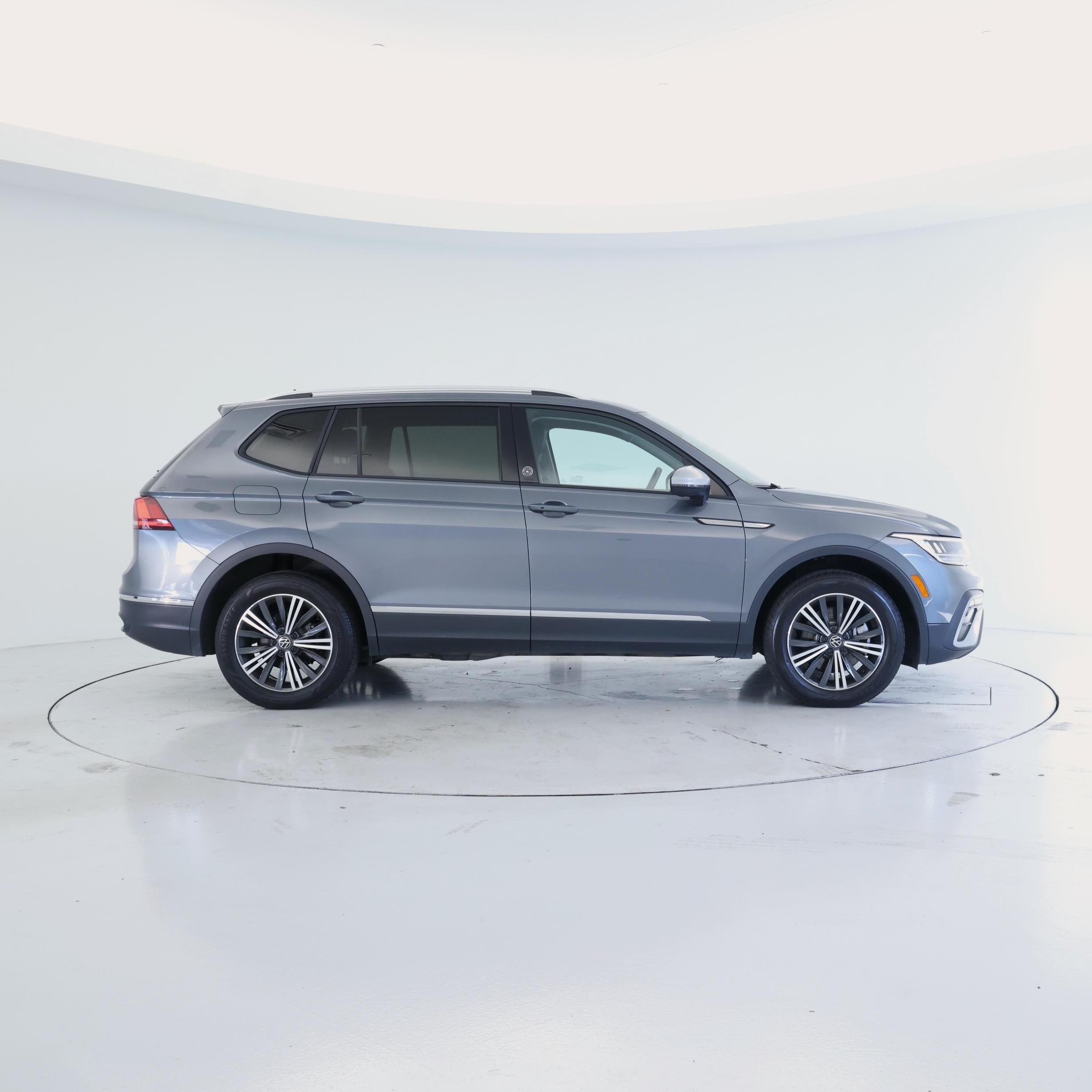 Thumbnail: 2024 Volkswagen Tiguan - 7