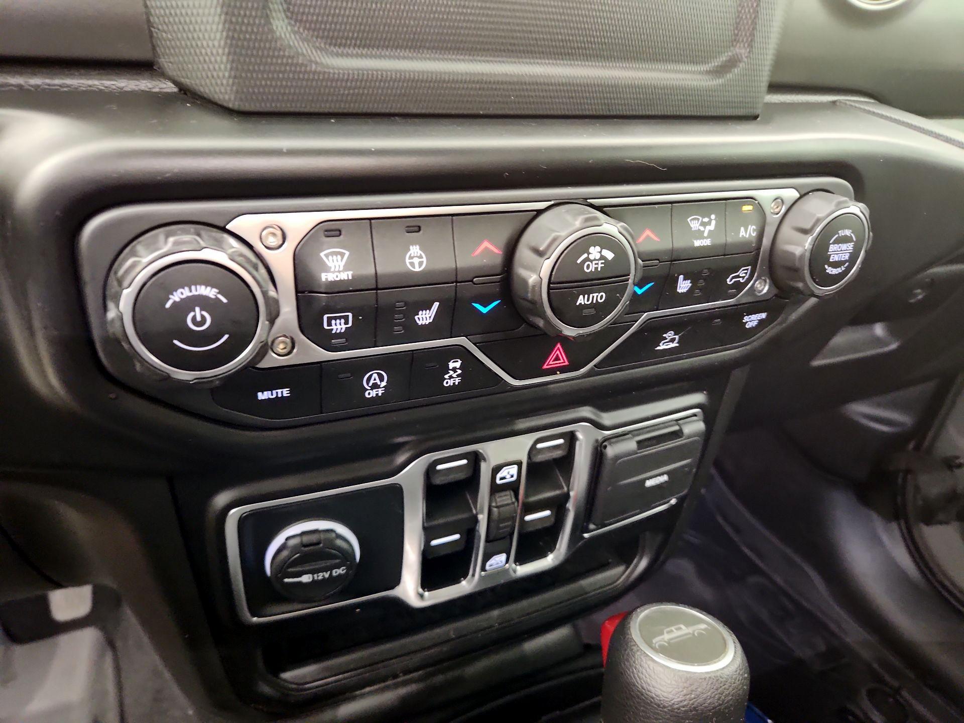 Thumbnail: 2021 Jeep Gladiator - 16
