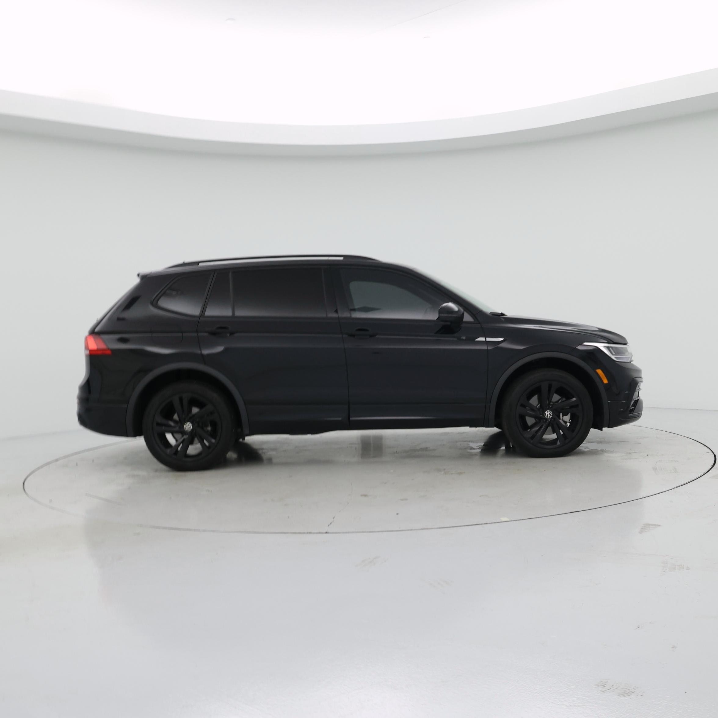 Thumbnail: 2024 Volkswagen Tiguan - 7