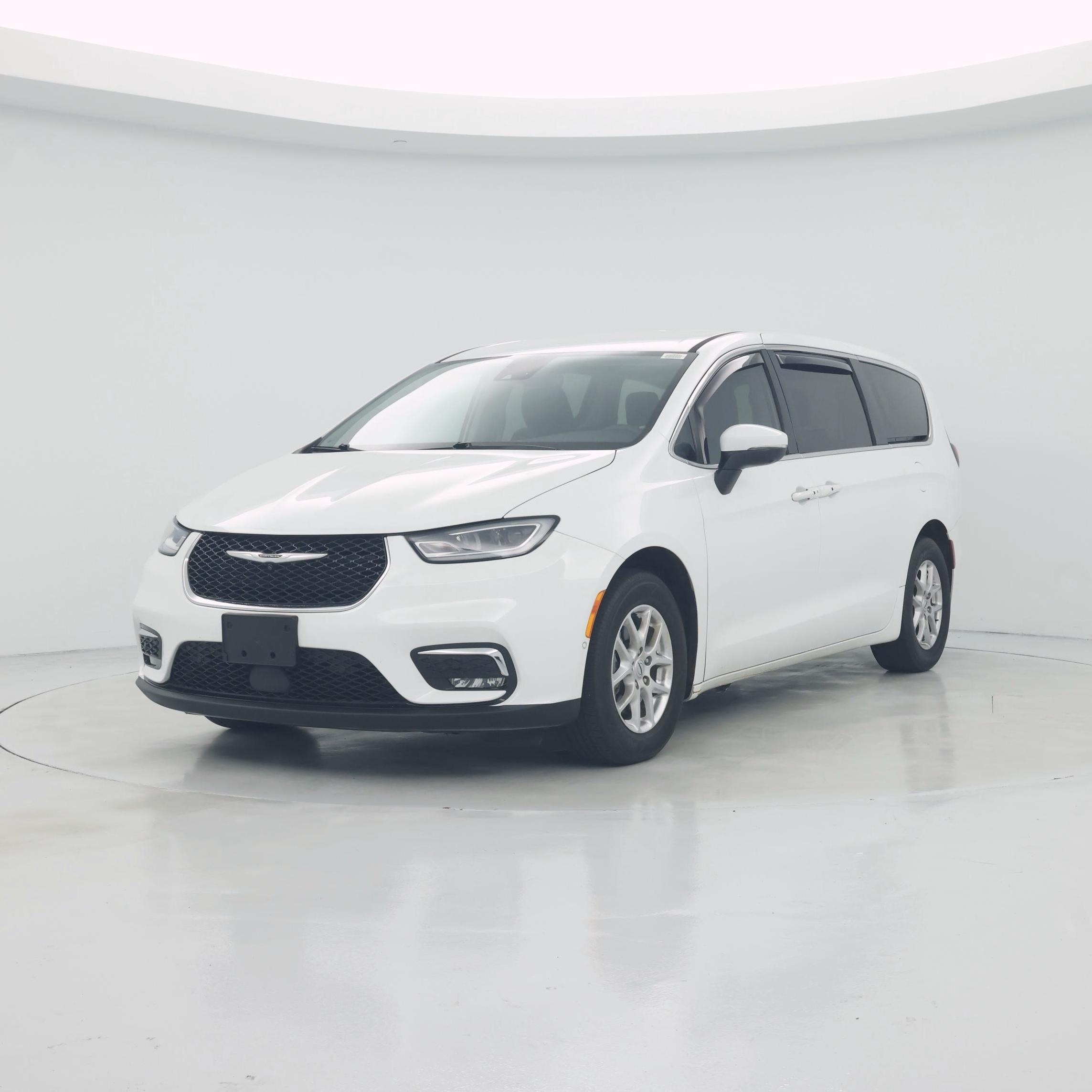 Thumbnail: 2023 Chrysler Pacifica - 4