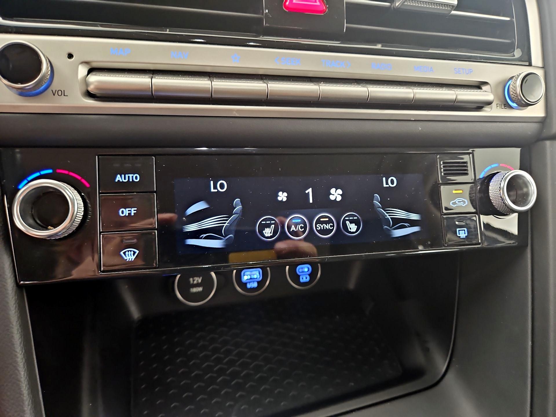 Thumbnail: 2025 Genesis G70 - 17
