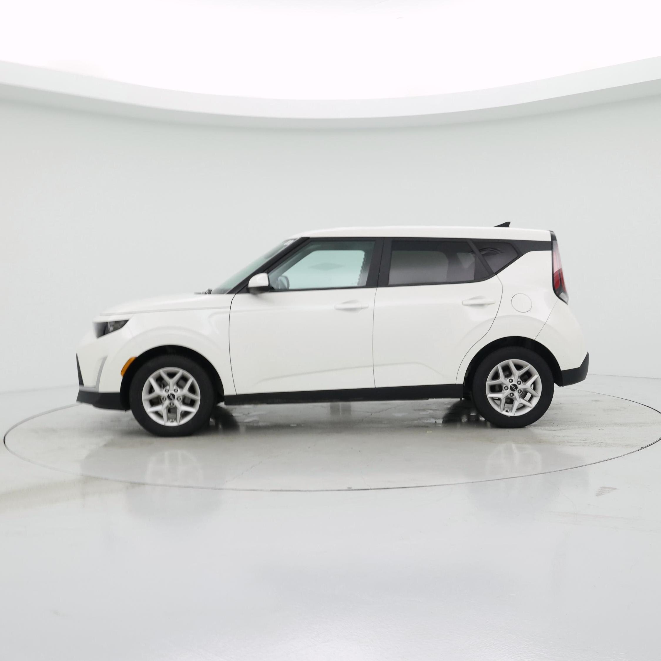 Thumbnail: 2023 Kia Soul - 3