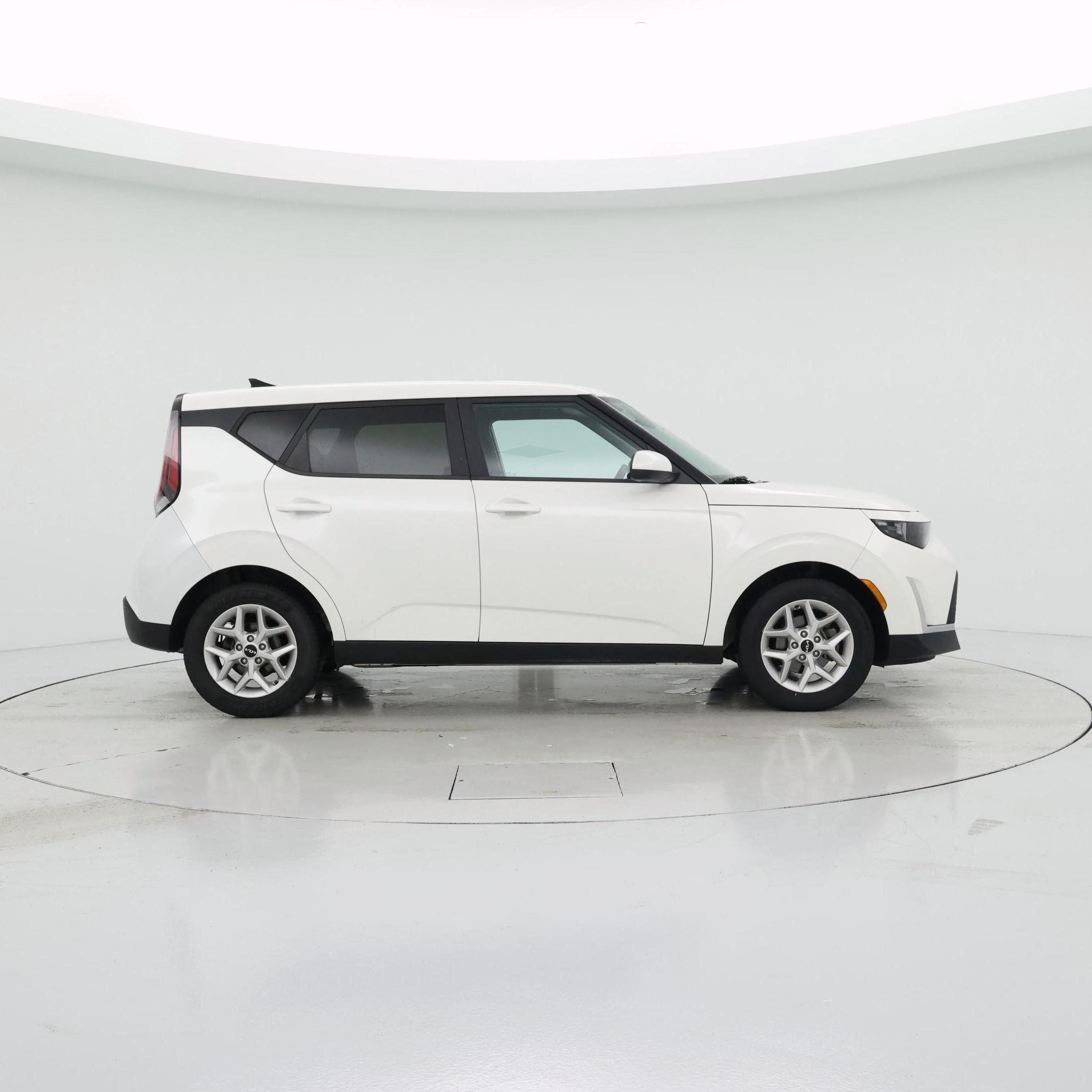 Thumbnail: 2023 Kia Soul - 7