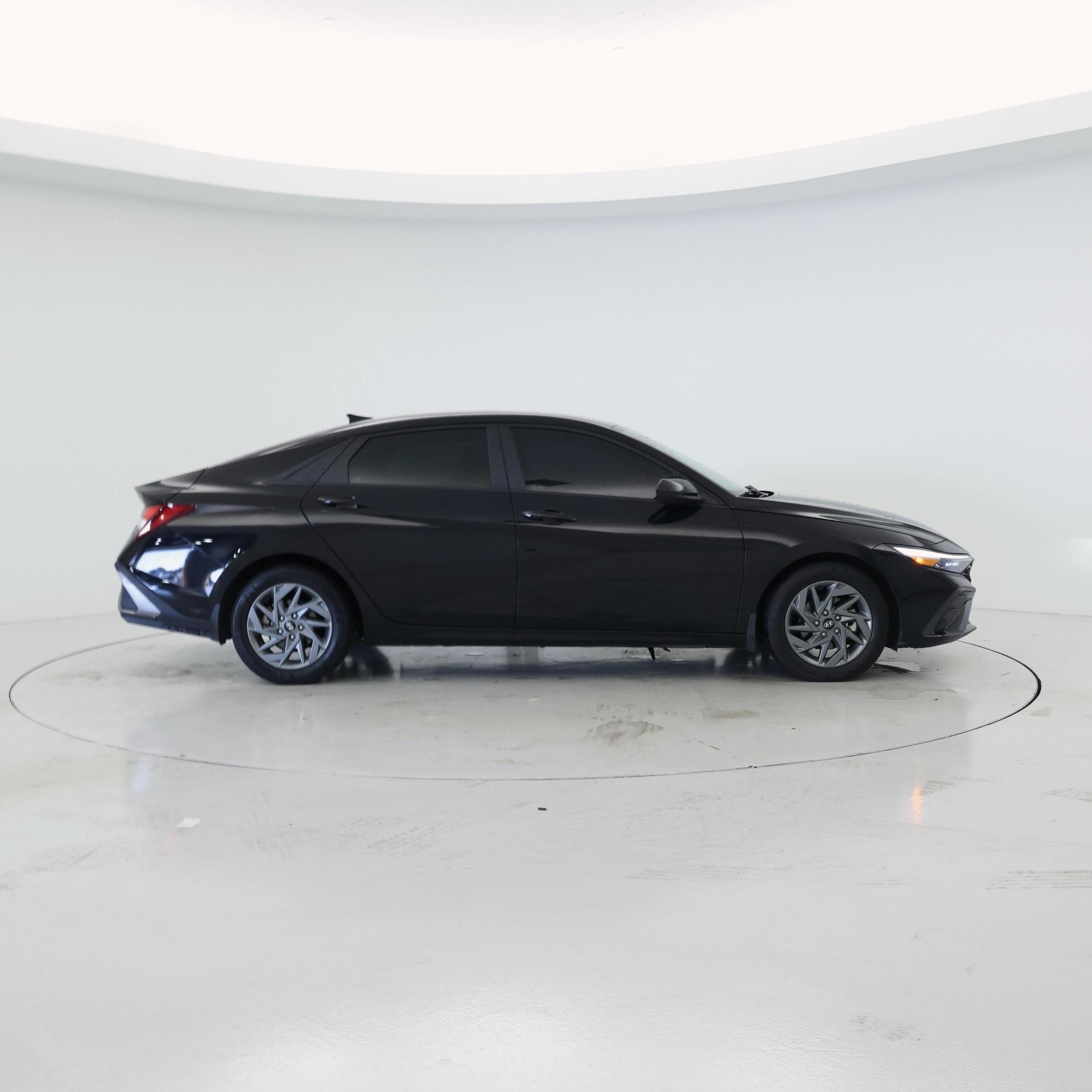 Thumbnail: 2024 Hyundai Elantra - 7
