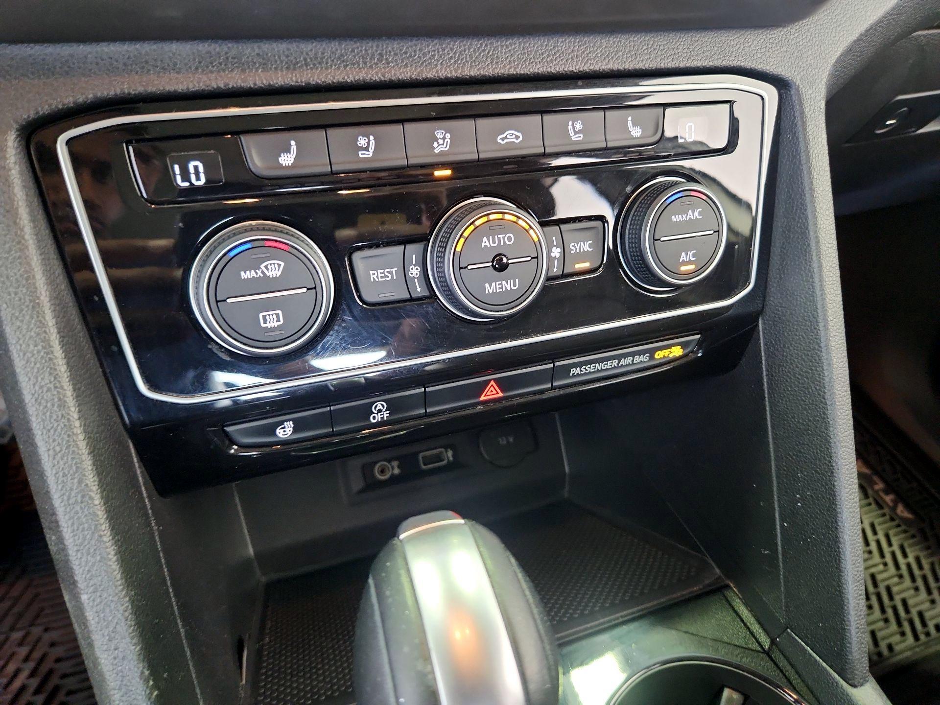 Thumbnail: 2019 Volkswagen Atlas - 16