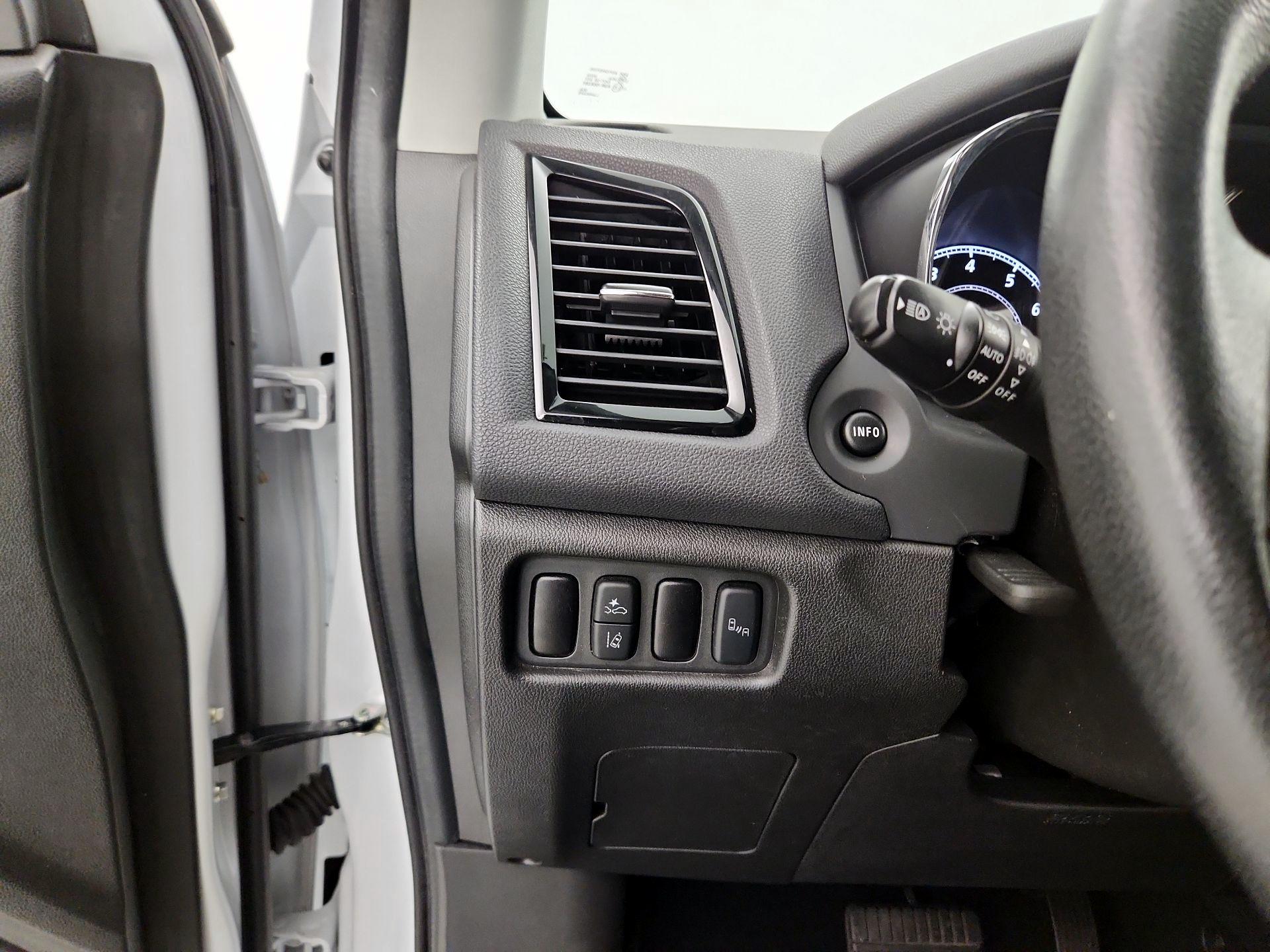 Thumbnail: 2024 Mitsubishi Outlander Sport - 13