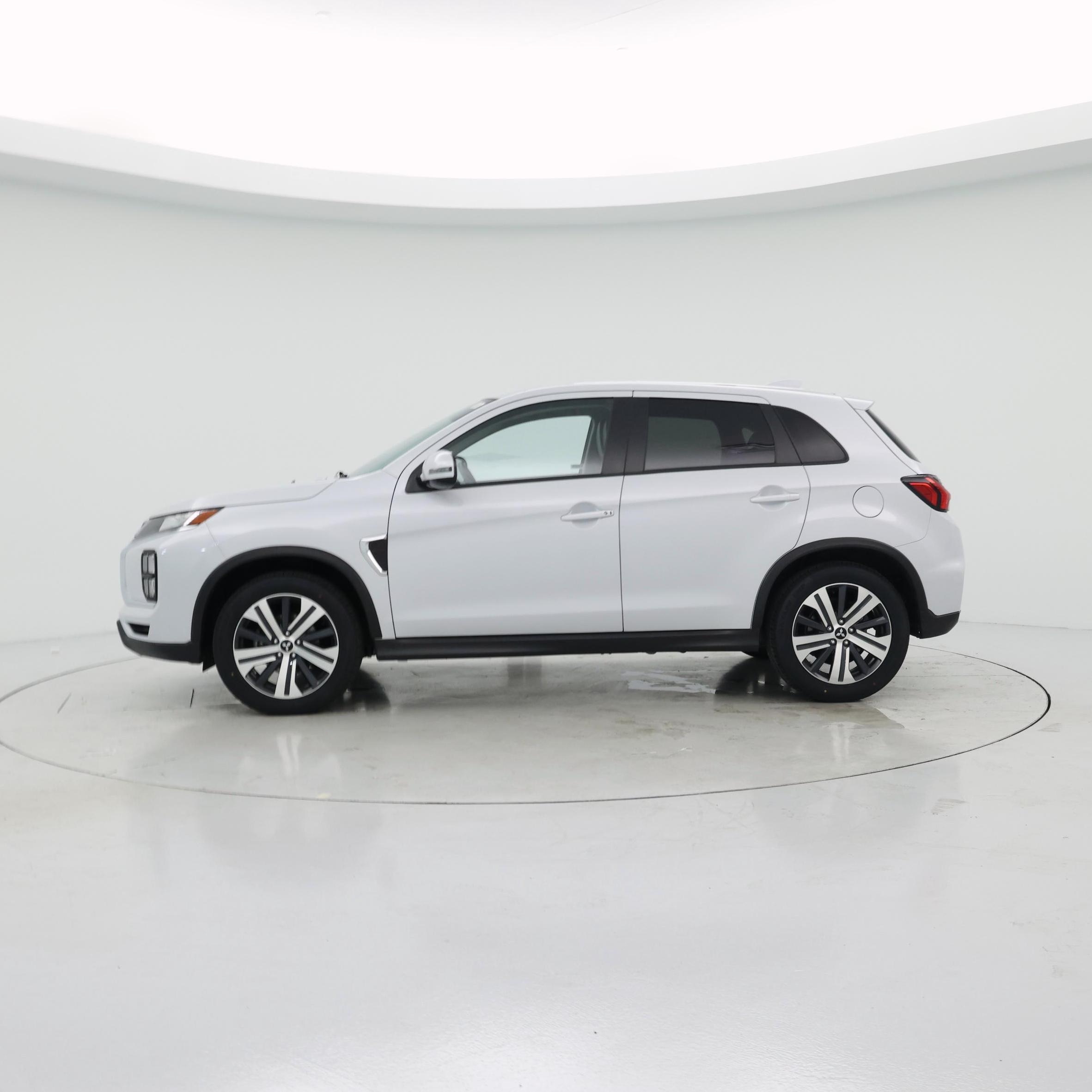 Thumbnail: 2024 Mitsubishi Outlander Sport - 3