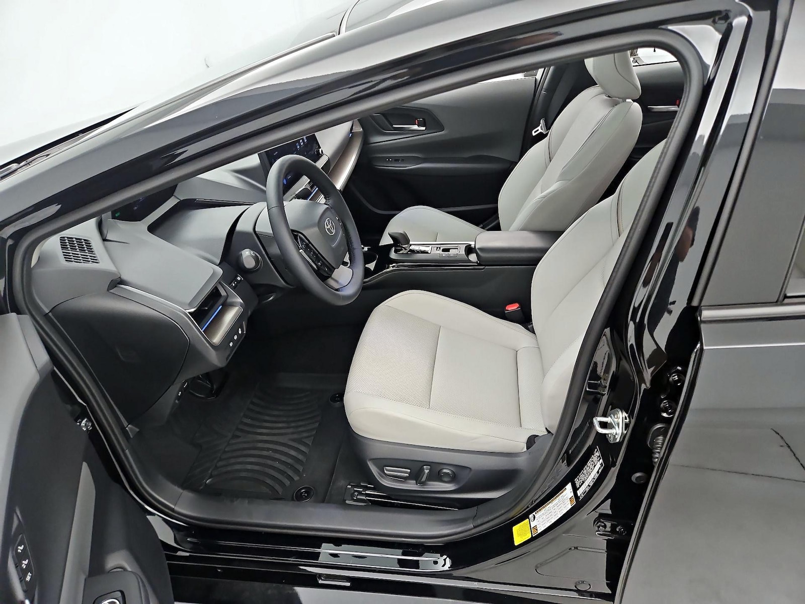 2026 Toyota Prius Limited - Photo 12