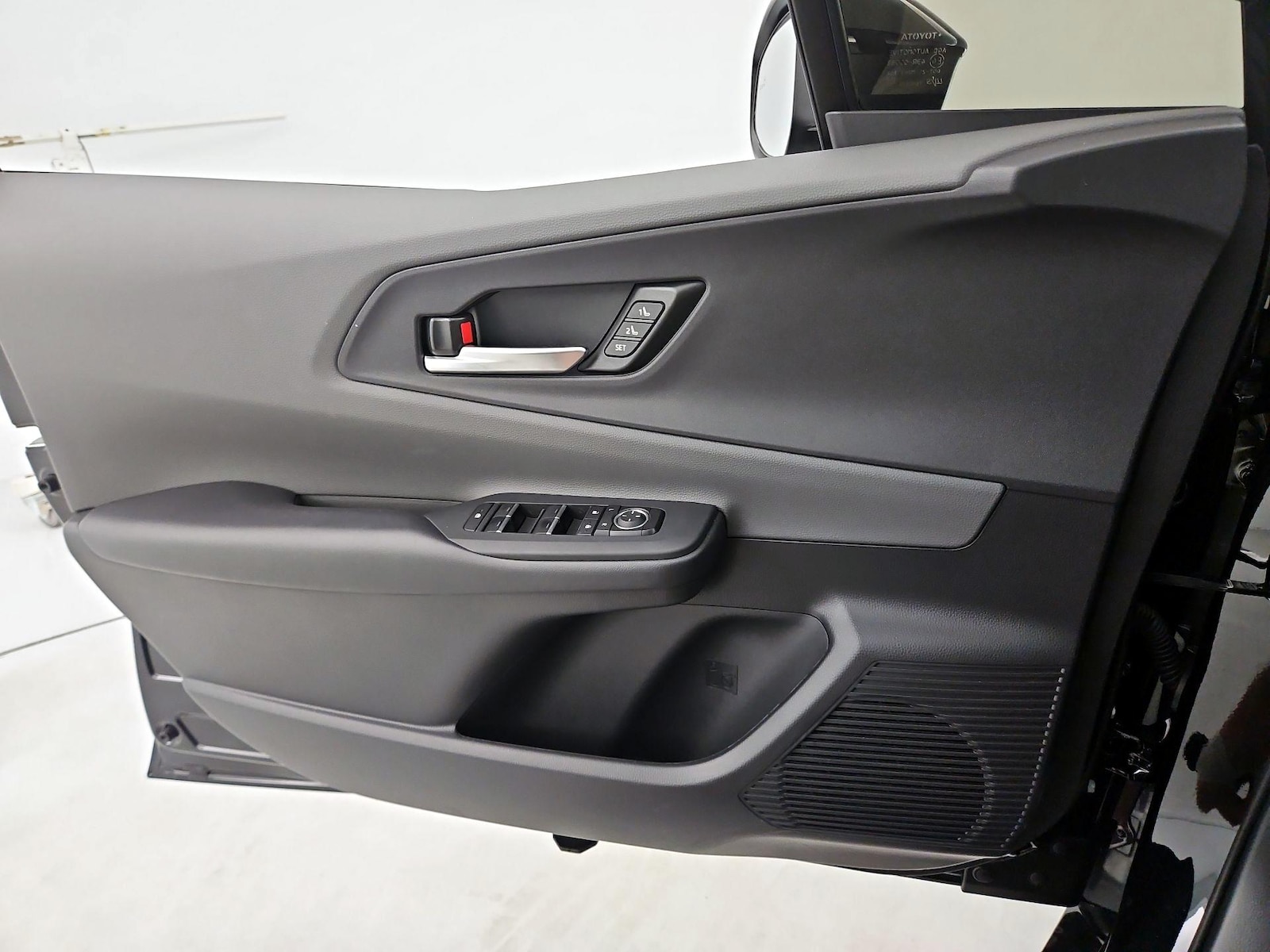 2026 Toyota Prius Limited - Photo 13