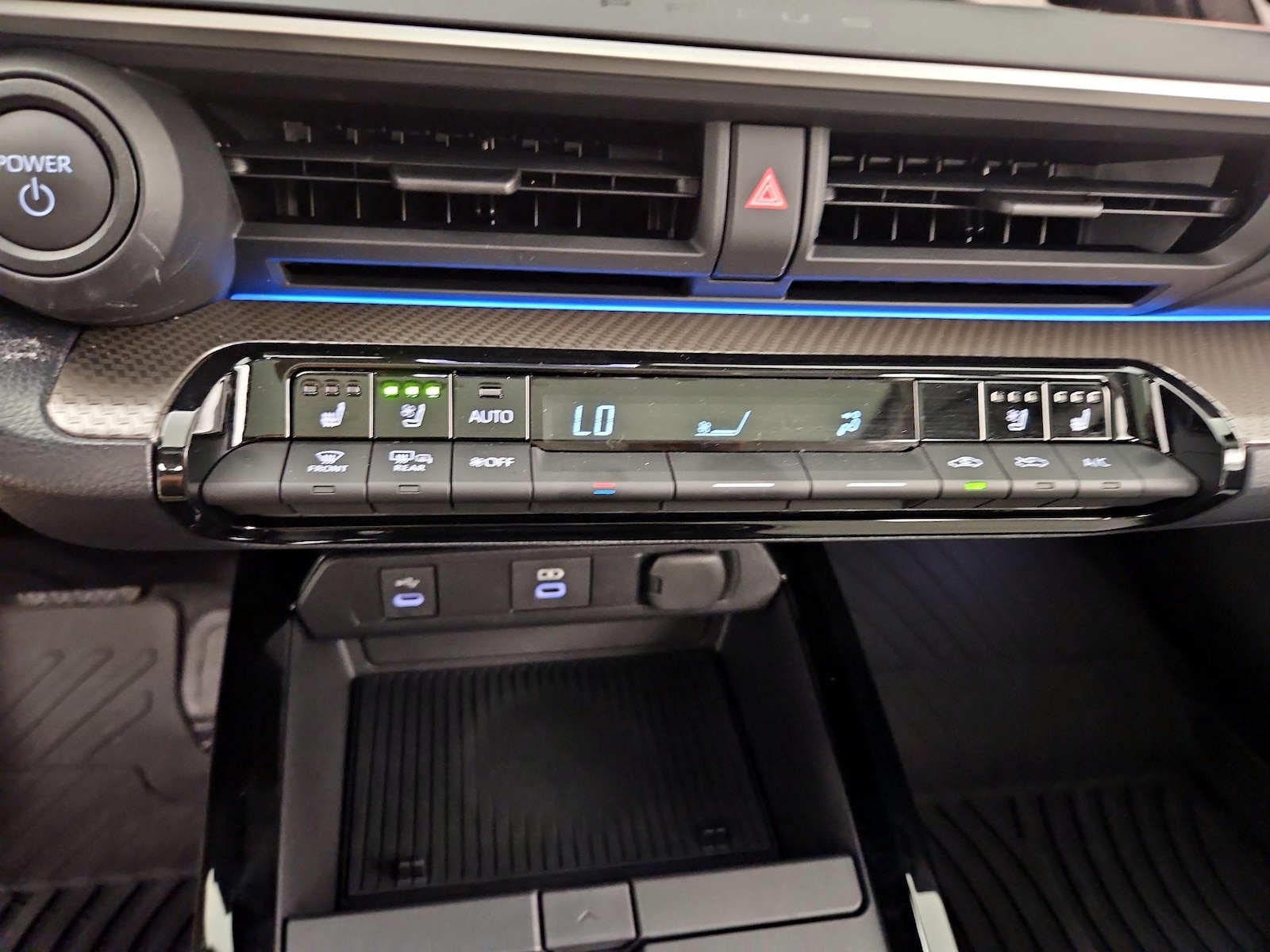 2026 Toyota Prius Limited - Photo 17