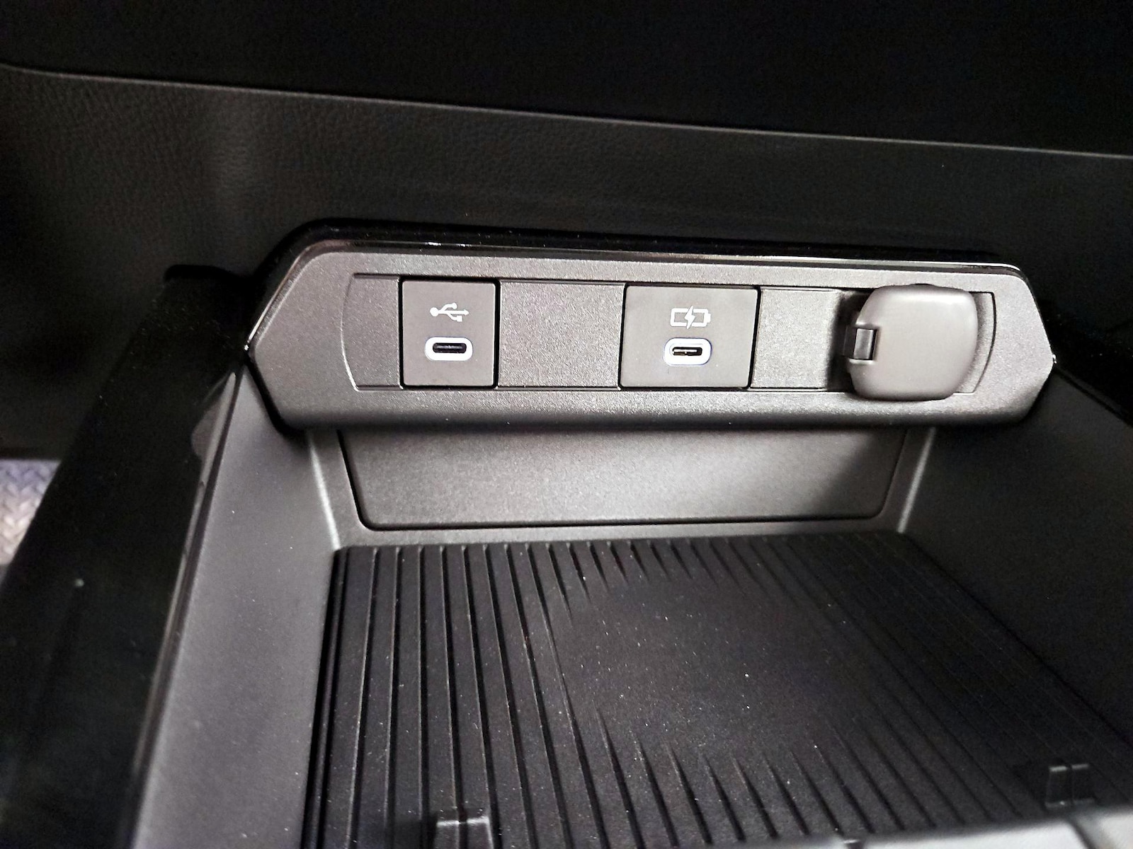 2026 Toyota Prius Limited - Photo 19