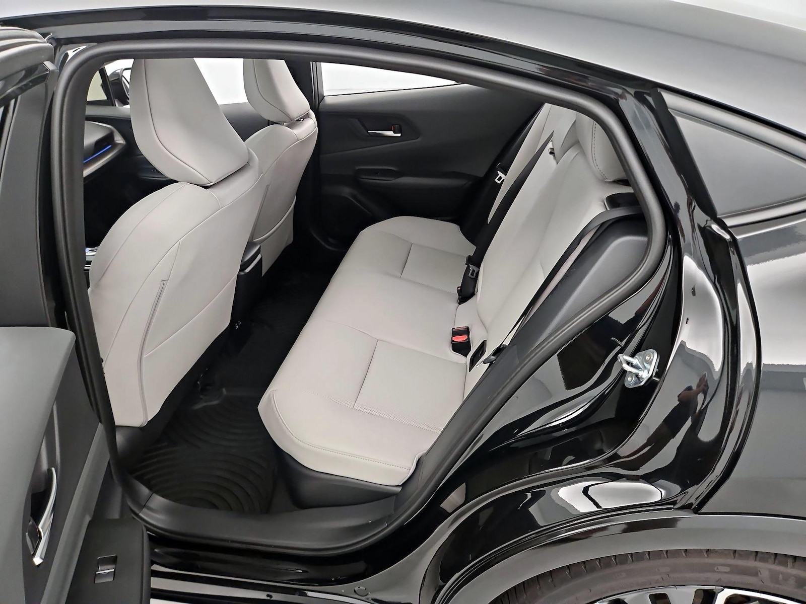 2026 Toyota Prius Limited - Photo 21