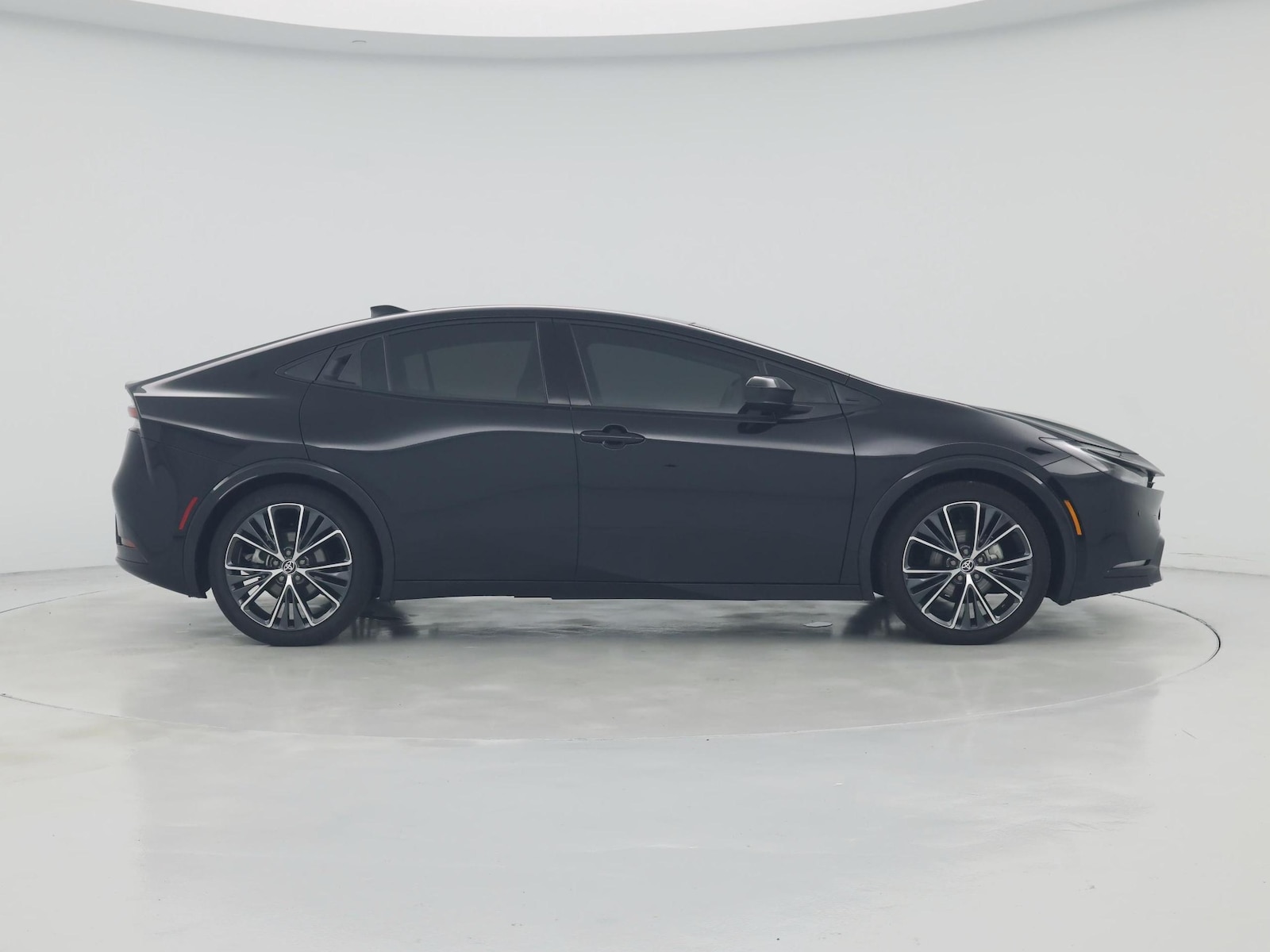 2026 Toyota Prius Limited - Photo 8