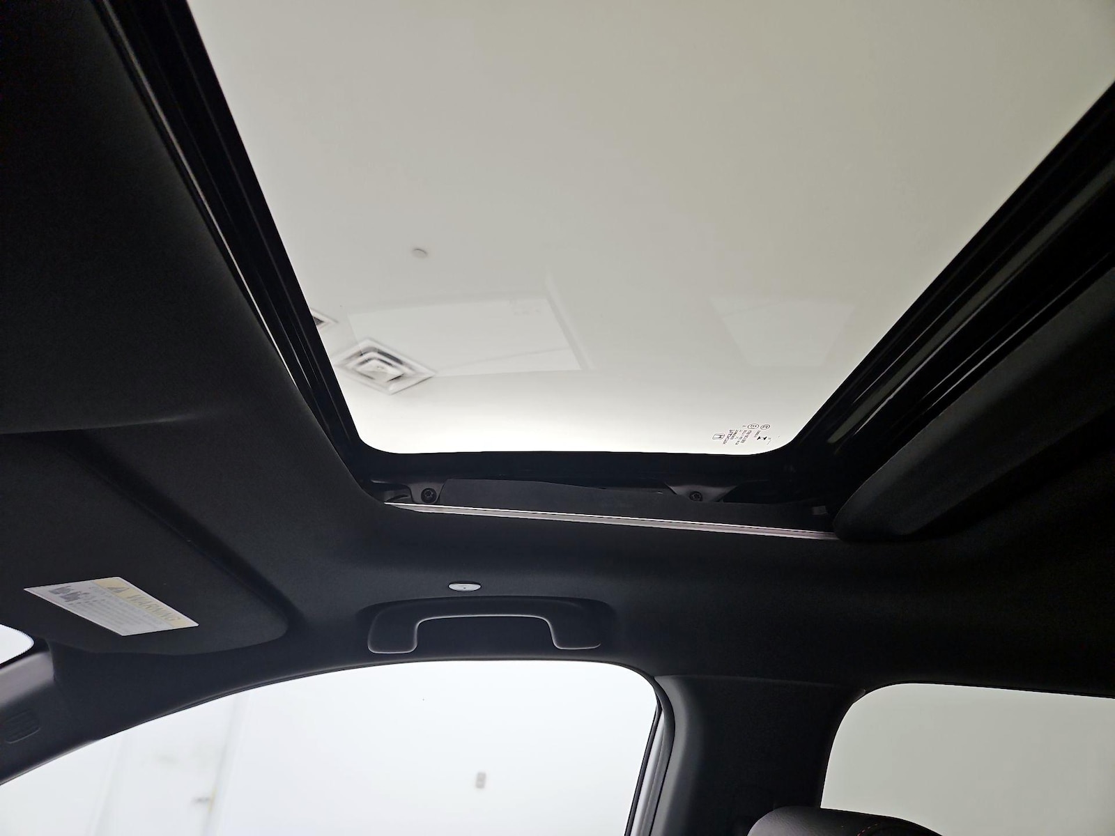 Sunroof(s) & Overhead Airbags