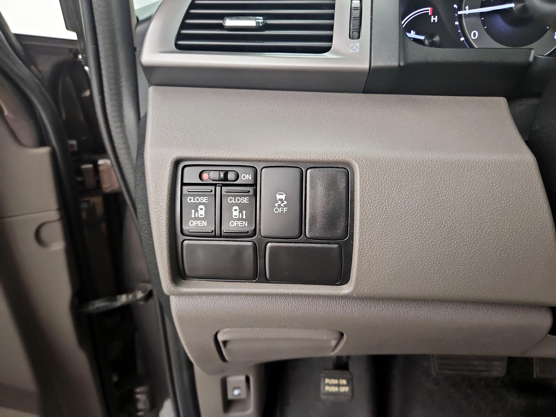 Thumbnail: 2016 Honda Odyssey - 13