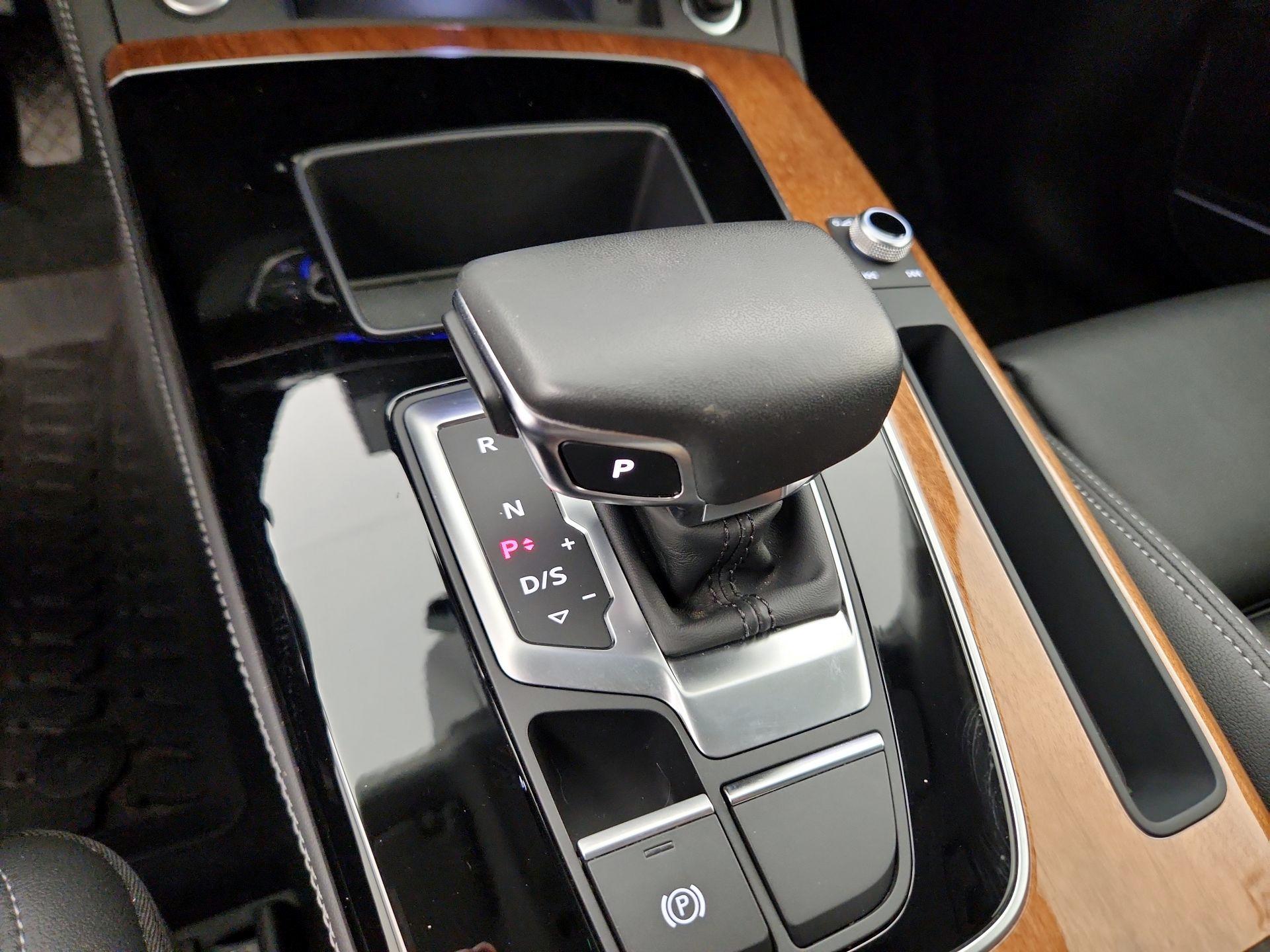 Thumbnail: 2024 Audi Q5 - 16