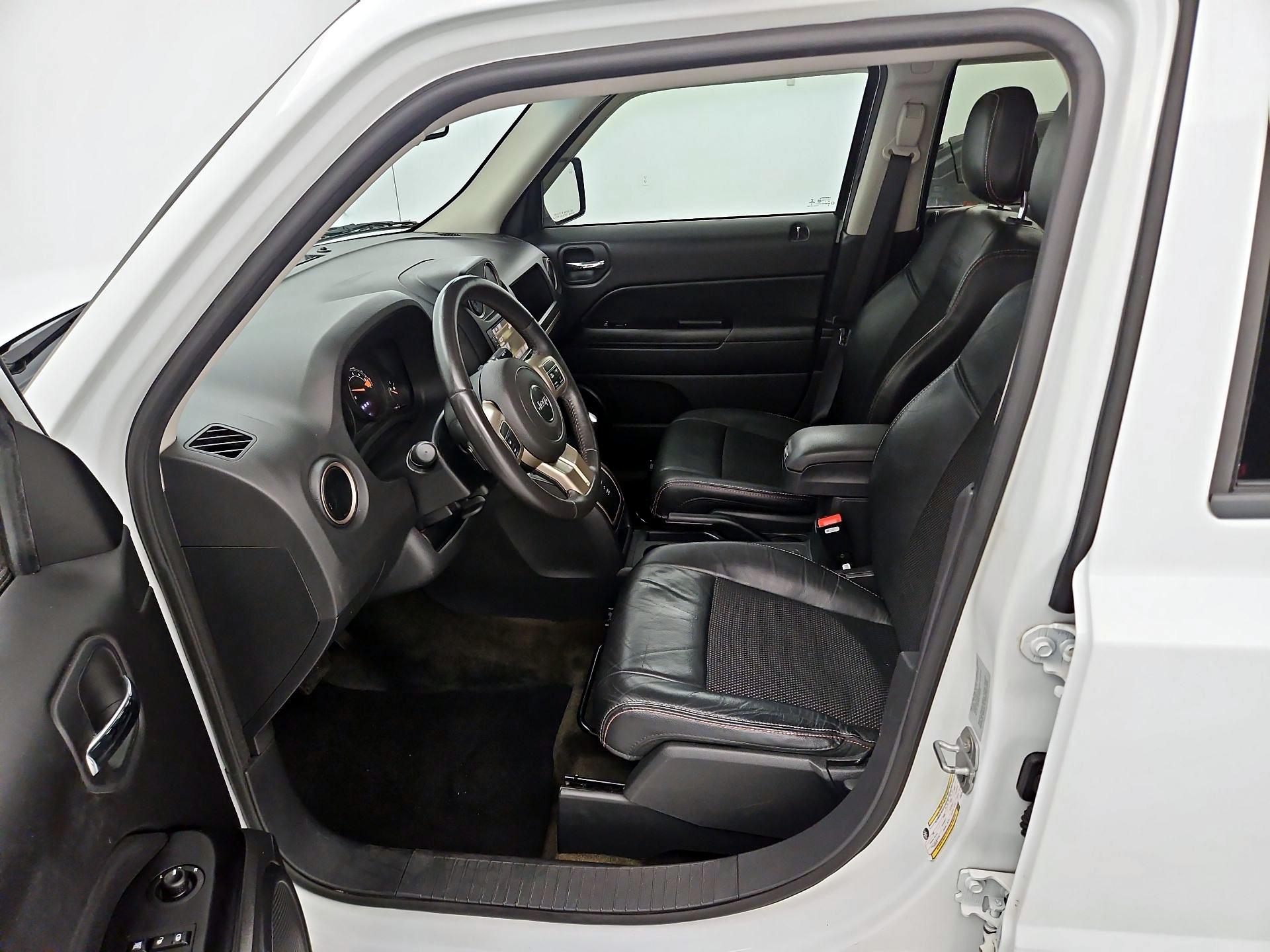 Thumbnail: 2016 Jeep Patriot - 11