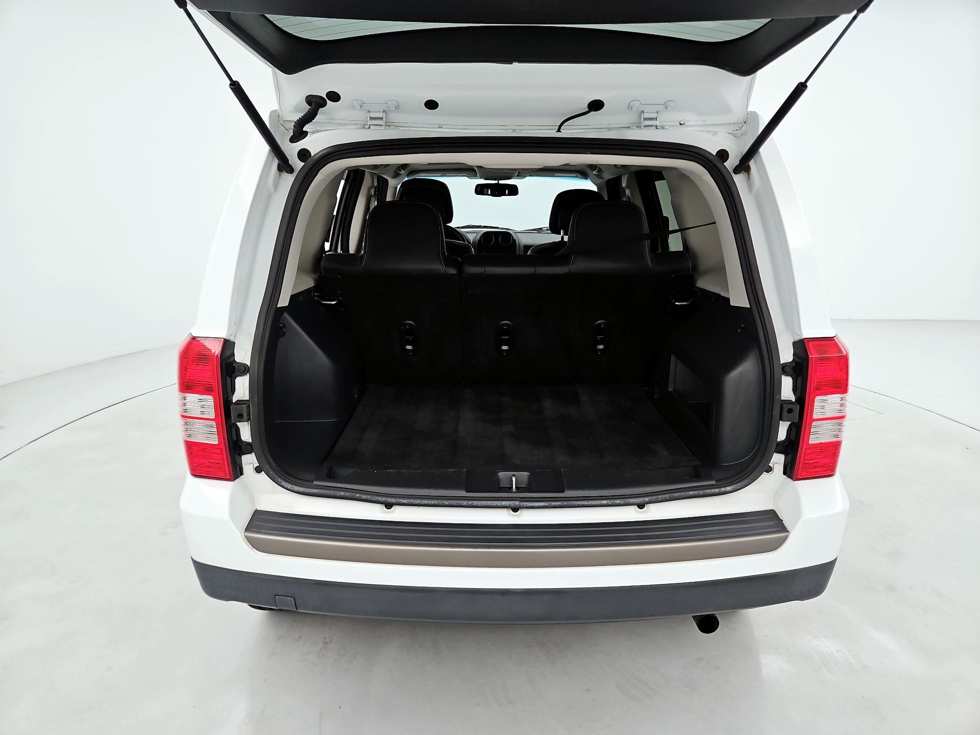 Thumbnail: 2016 Jeep Patriot - 20