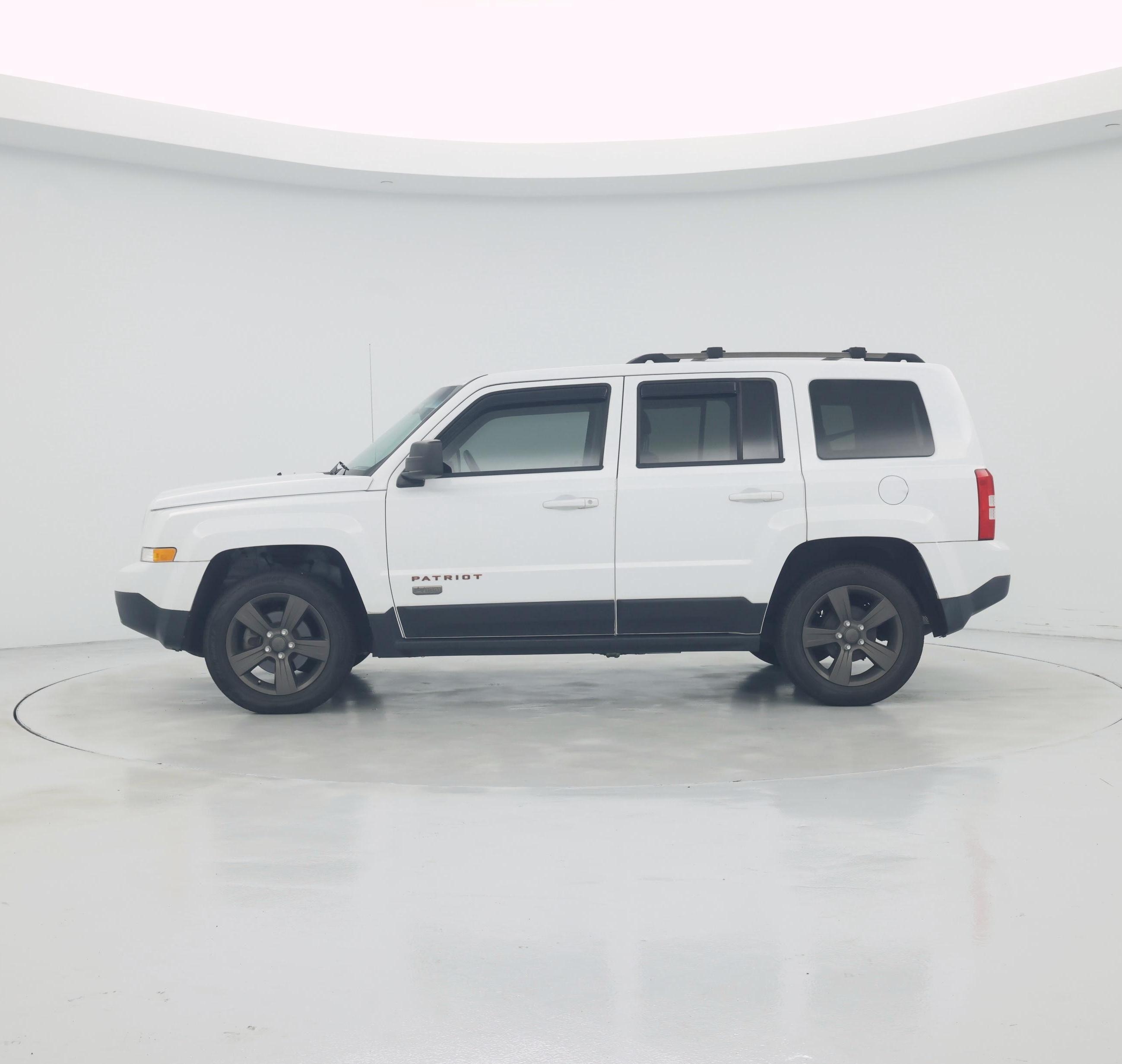 Thumbnail: 2016 Jeep Patriot - 3