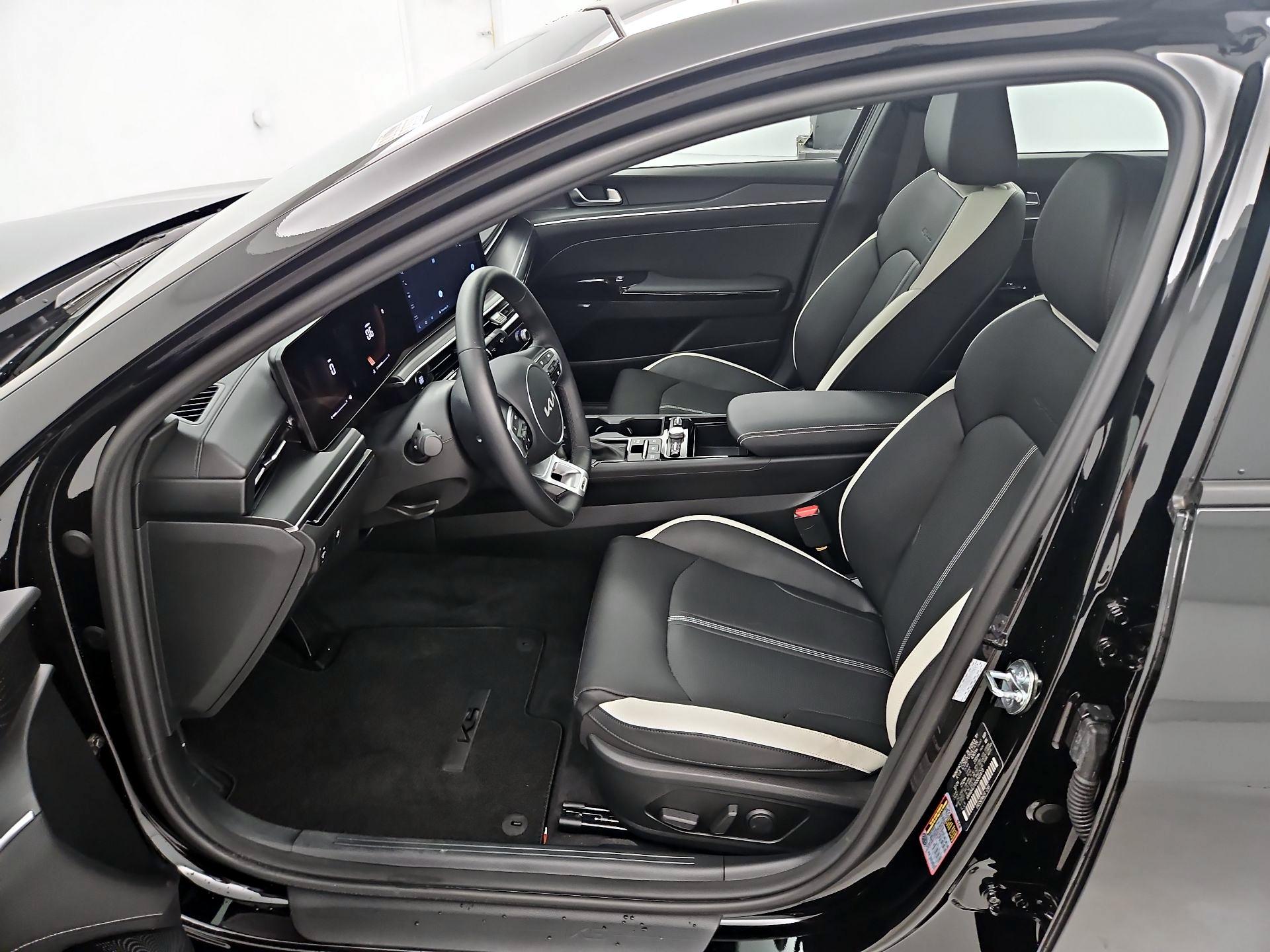 Thumbnail: 2025 Kia K5 - 11