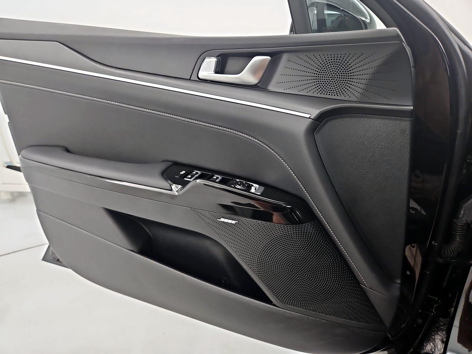 Thumbnail: 2025 Kia K5 - 12