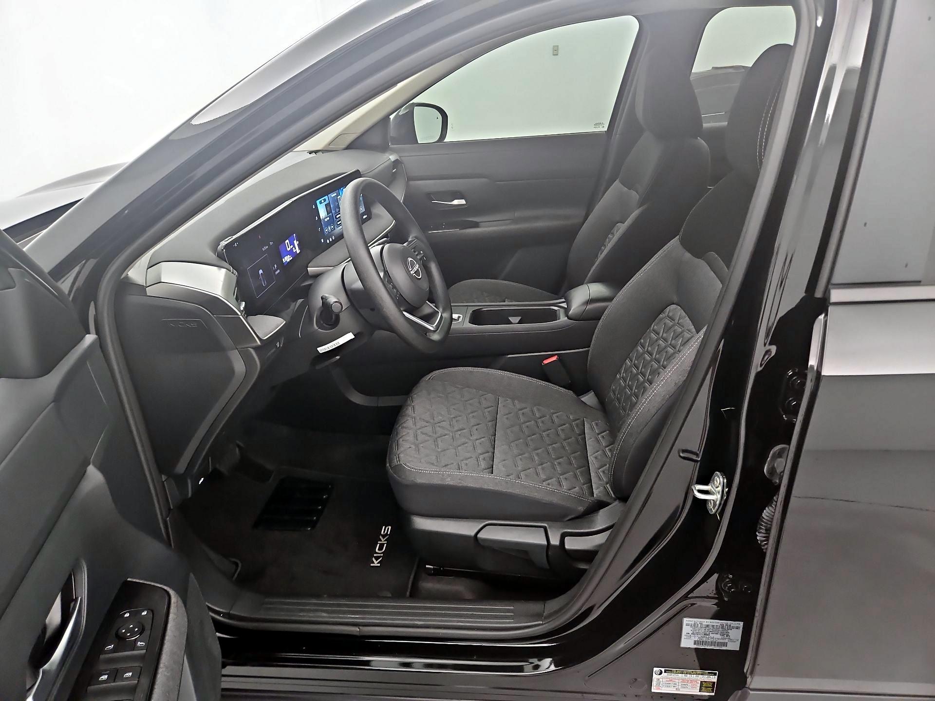 Thumbnail: 2026 Nissan Kicks - 11