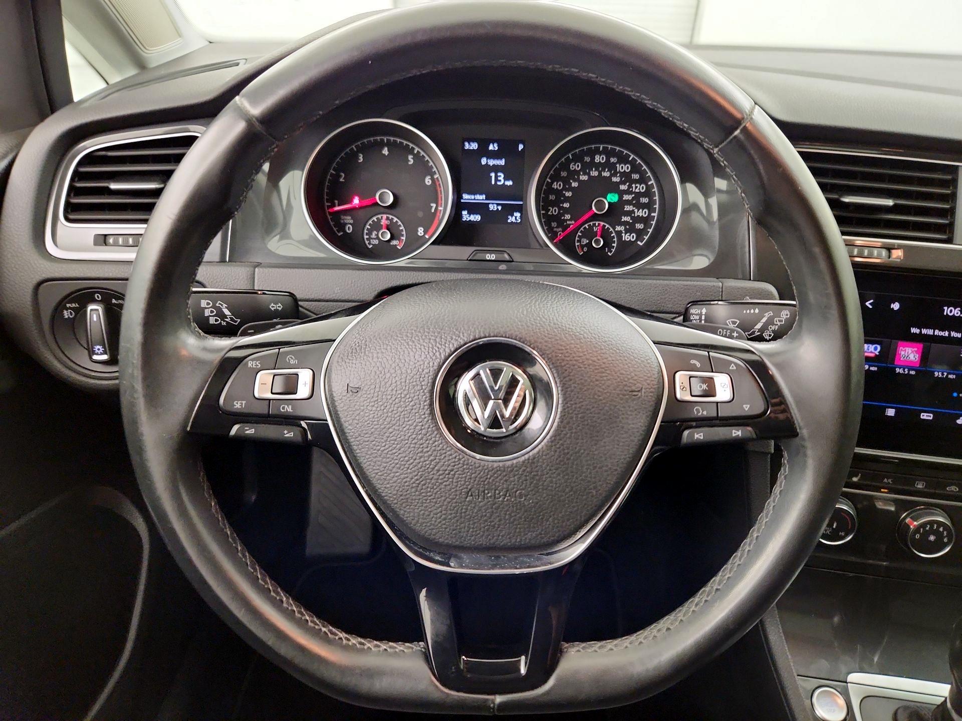 Thumbnail: 2018 Volkswagen Golf - 10