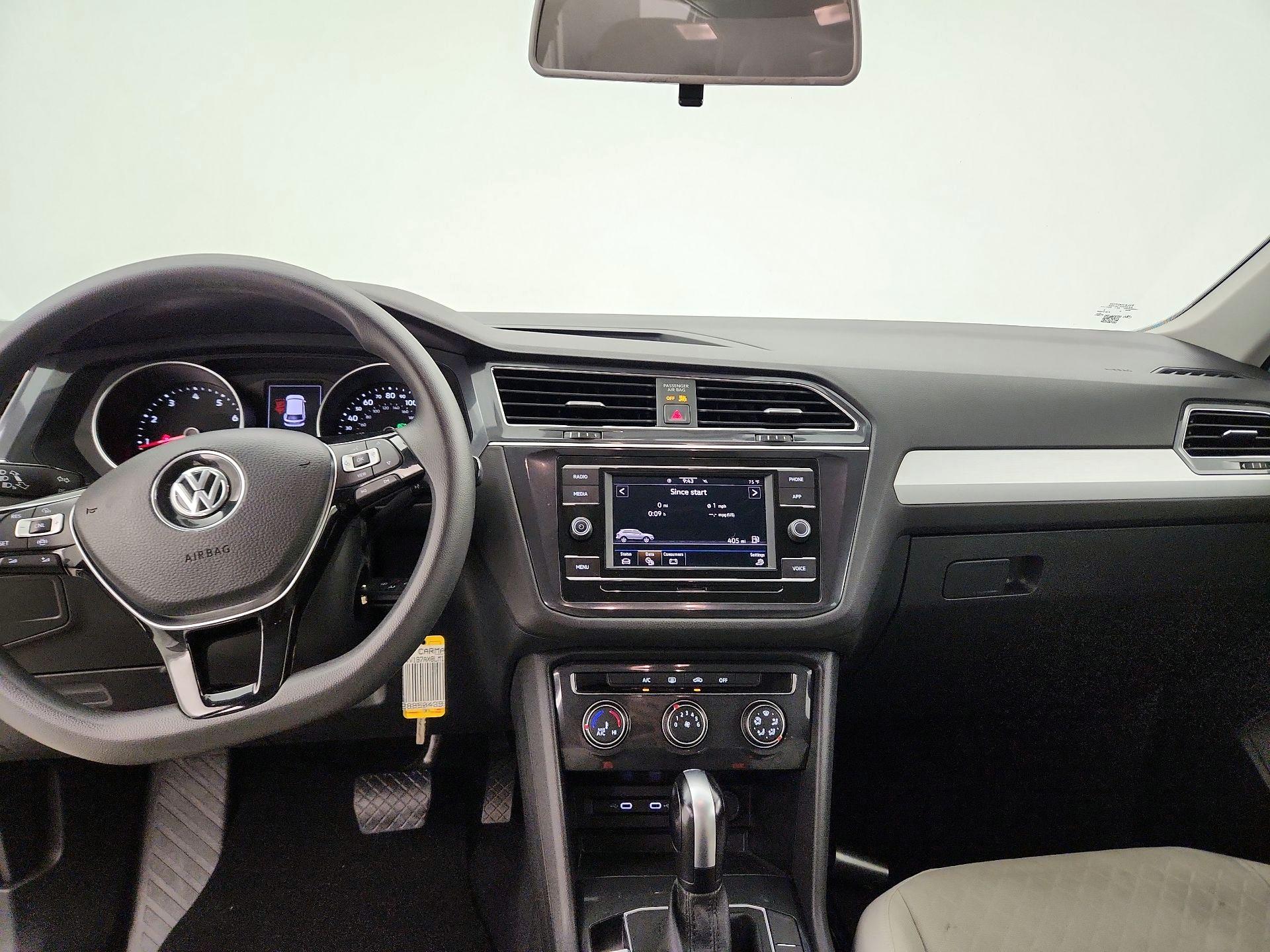 Thumbnail: 2020 Volkswagen Tiguan - 9