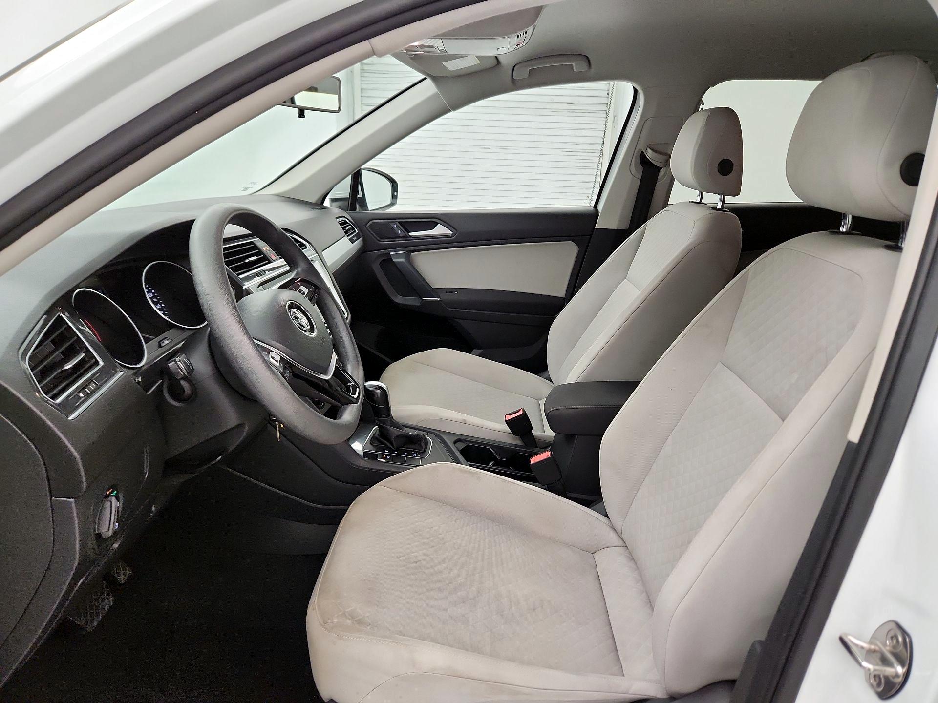Thumbnail: 2020 Volkswagen Tiguan - 11
