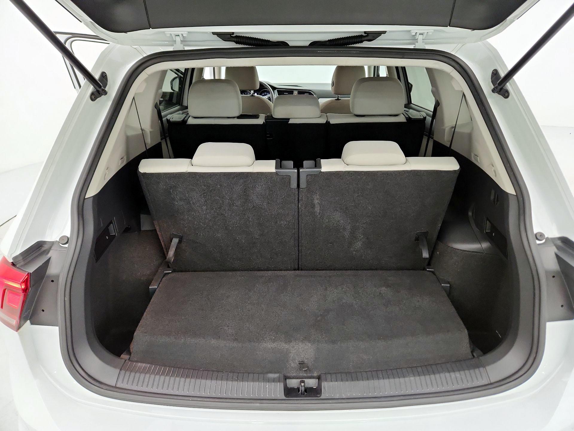 Thumbnail: 2020 Volkswagen Tiguan - 20