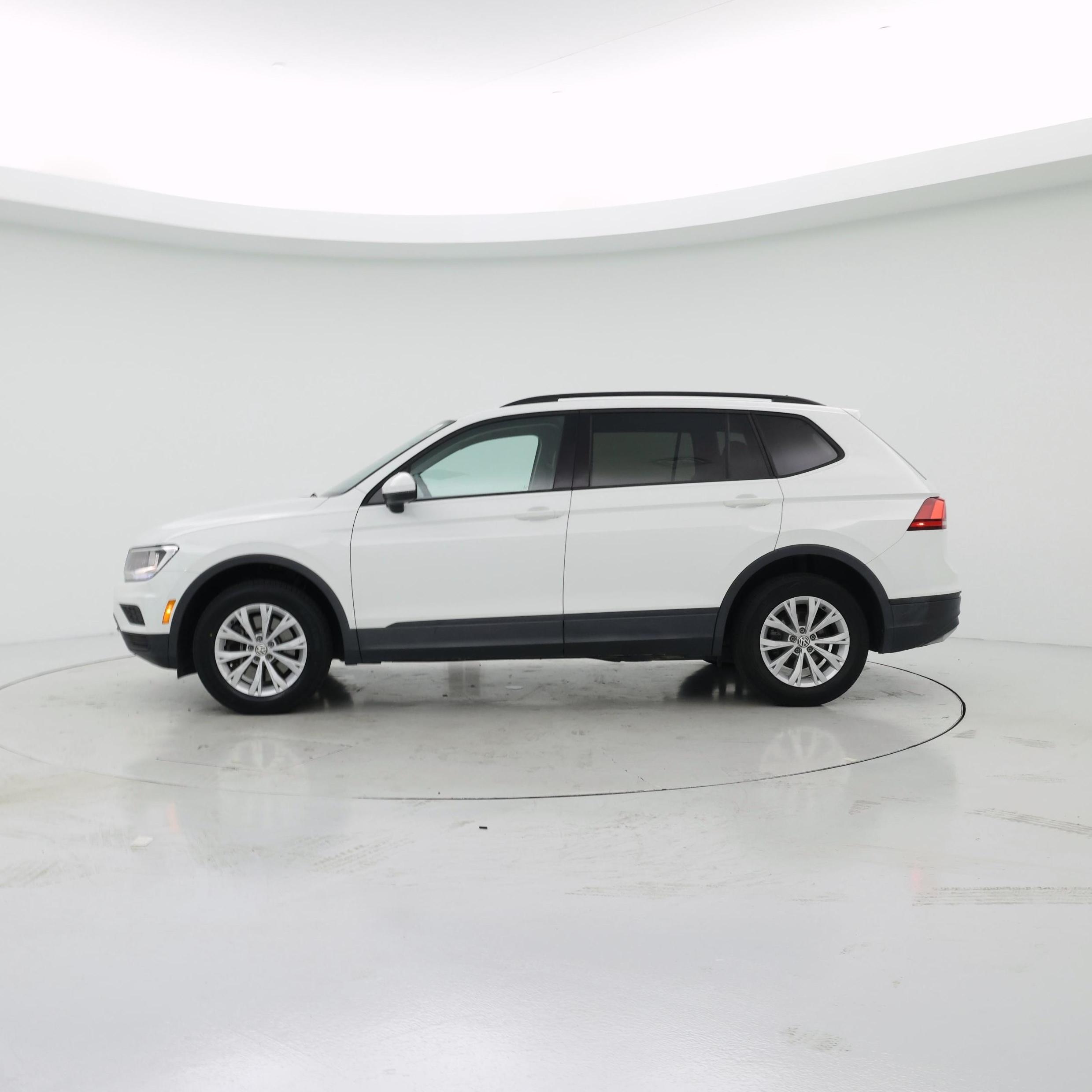Thumbnail: 2020 Volkswagen Tiguan - 3