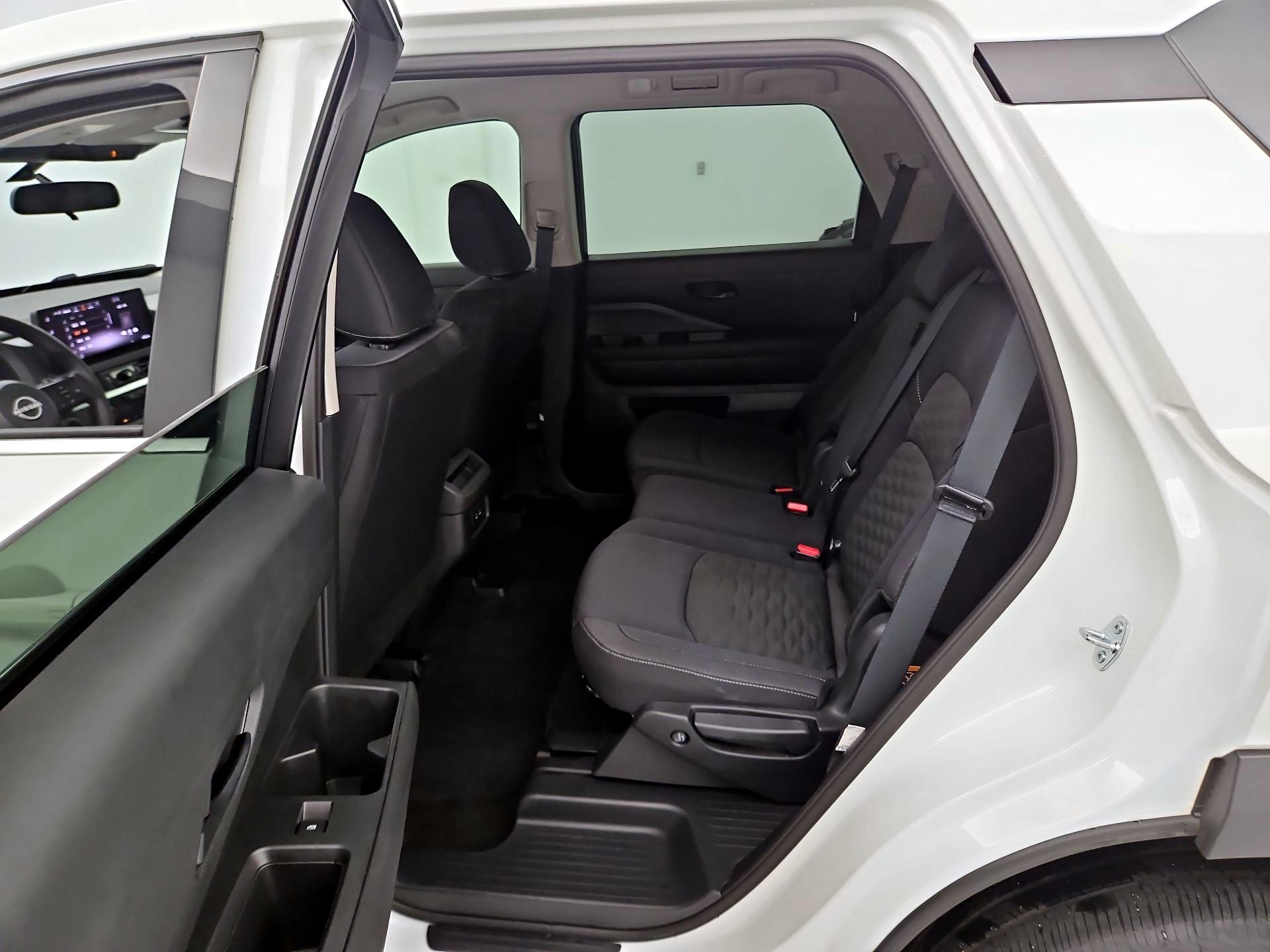 Thumbnail: 2026 Nissan Pathfinder - 19