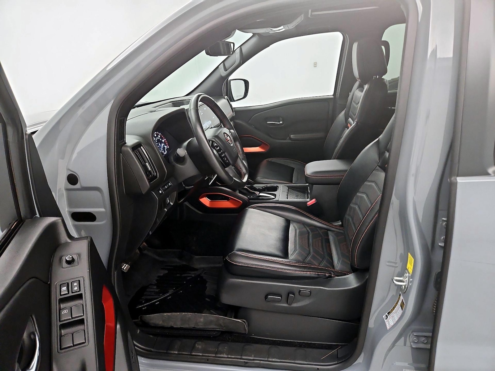 2025 Nissan Frontier PRO-4X - Photo 12