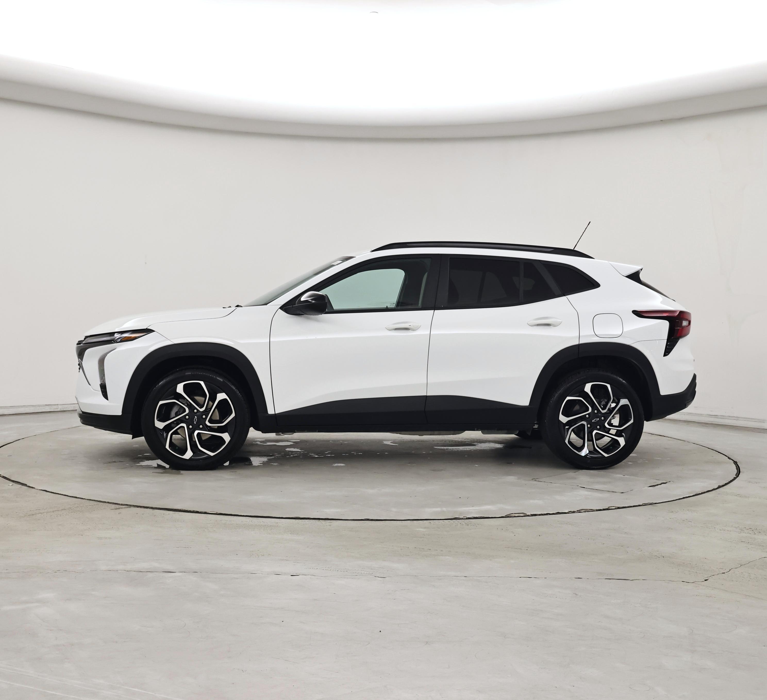 Thumbnail: 2025 Chevrolet Trax - 3