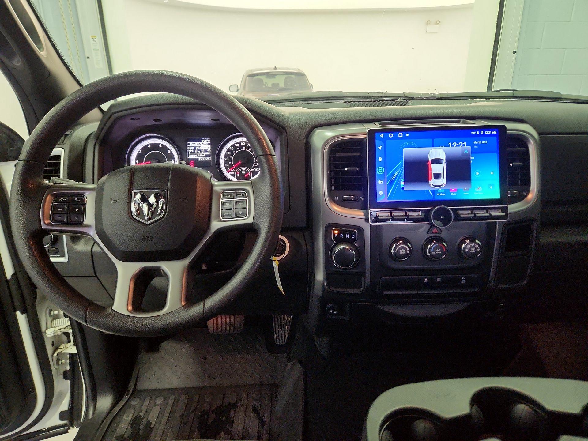 Thumbnail: 2024 RAM 1500 Classic - 9