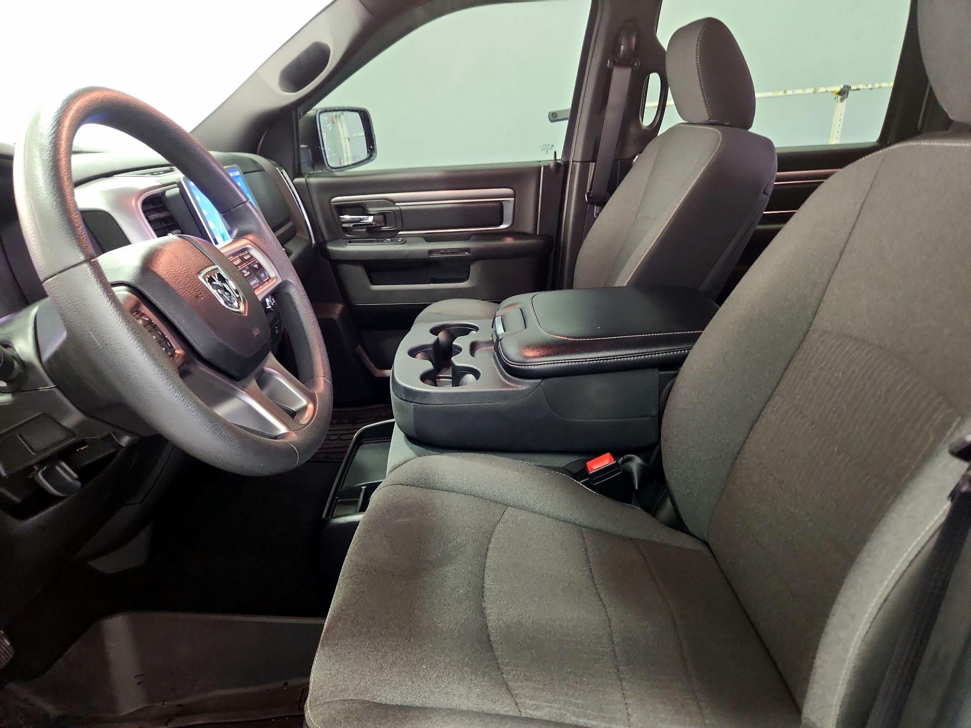 Thumbnail: 2024 RAM 1500 Classic - 11